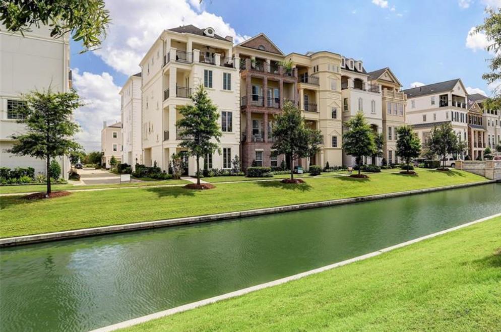 949 Blackshire Ln, Houston, TX 77055