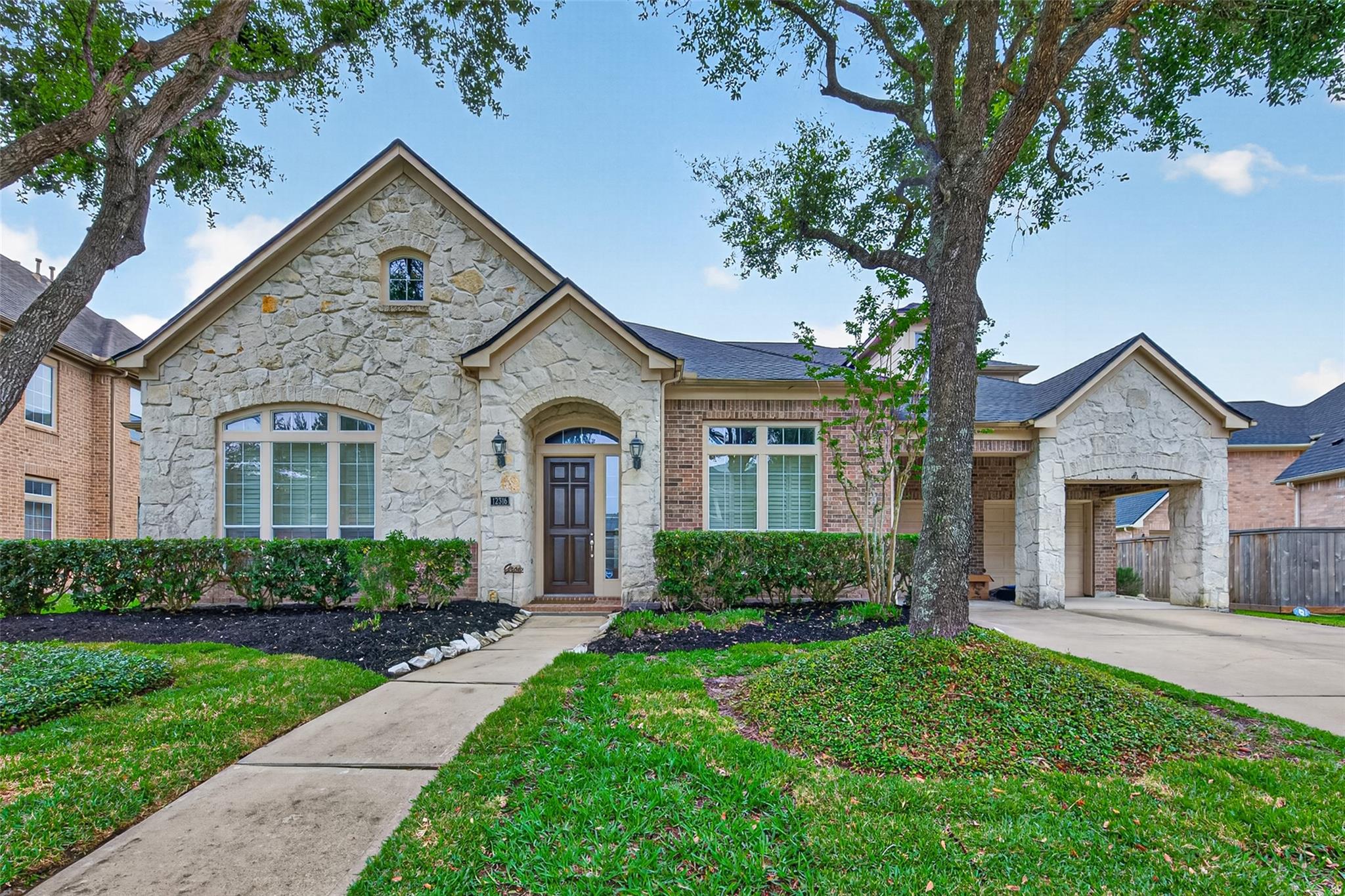 12316 Bend Creek Ln, Pearland, TX 77584 photo