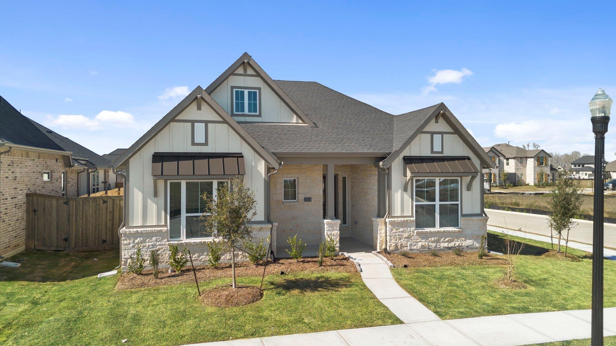 12019 Canal View Blvd, Mont Belvieu, TX 77523