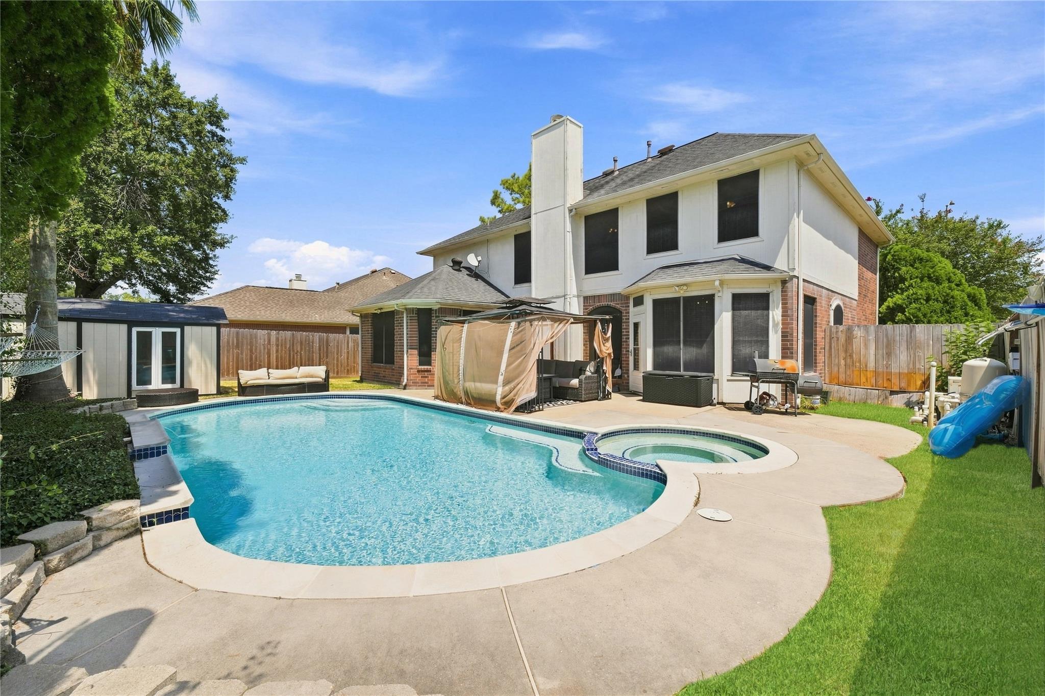 10827 Oak Acres Dr, Houston, TX 77065