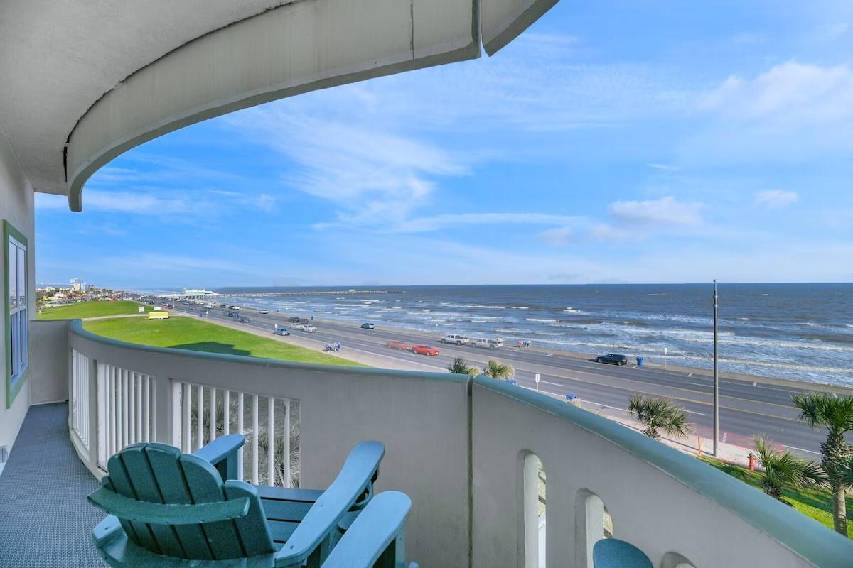 9420 Seawall Blvd #501, Galveston, TX 77554 photo