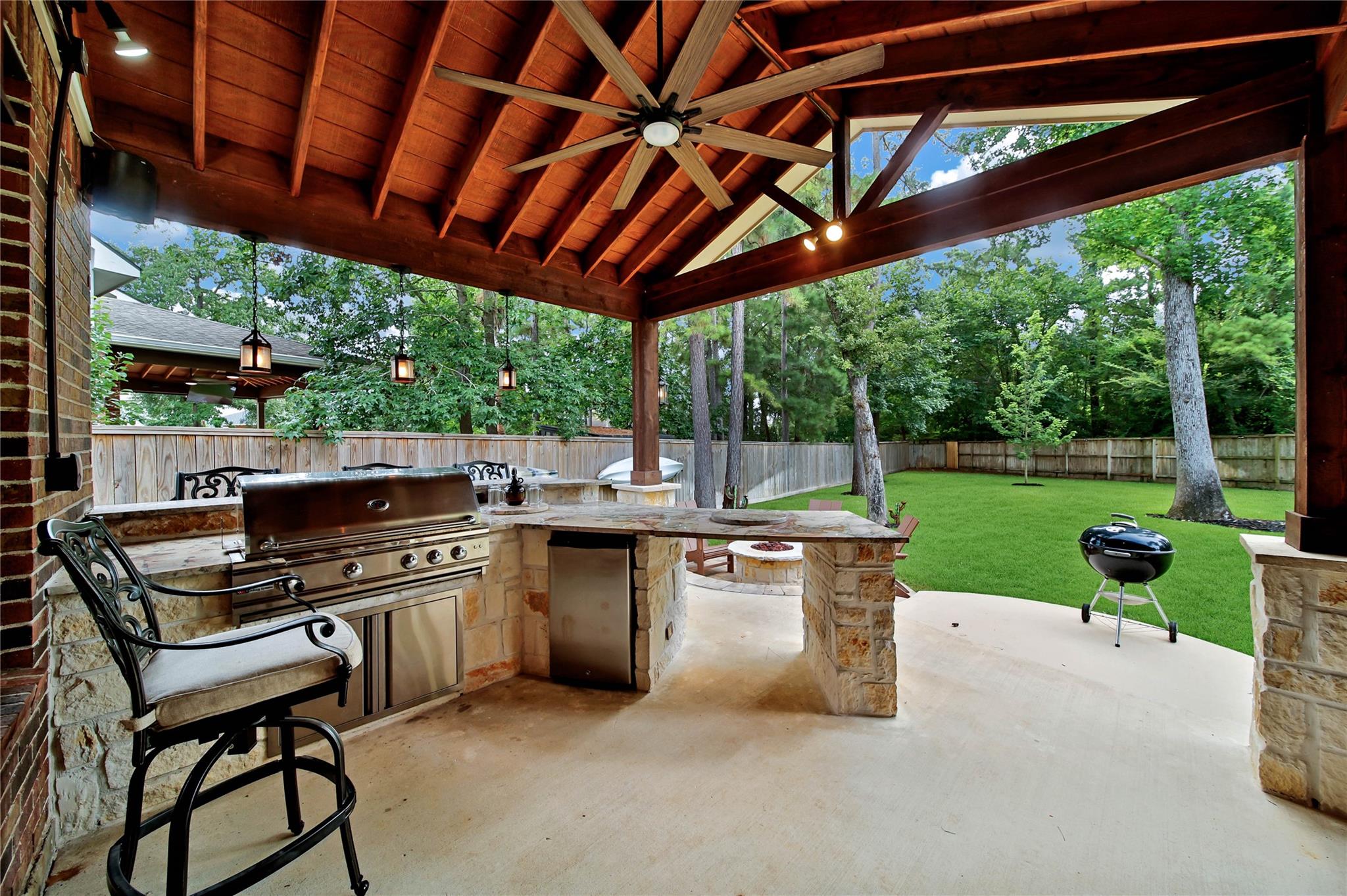 142 S Arrow Canyon Cir, Spring, TX 77389 photo