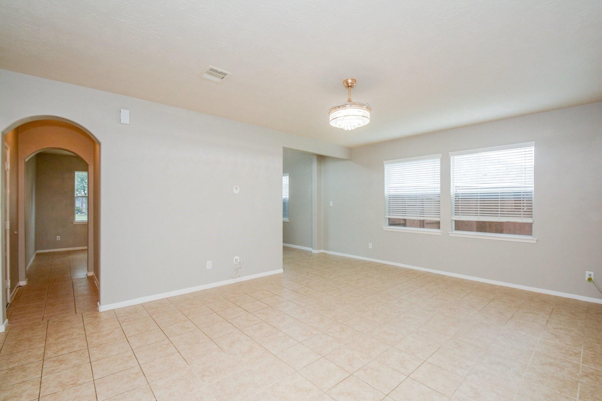 6911 Kamiah Ct, Houston, TX 77040 photo