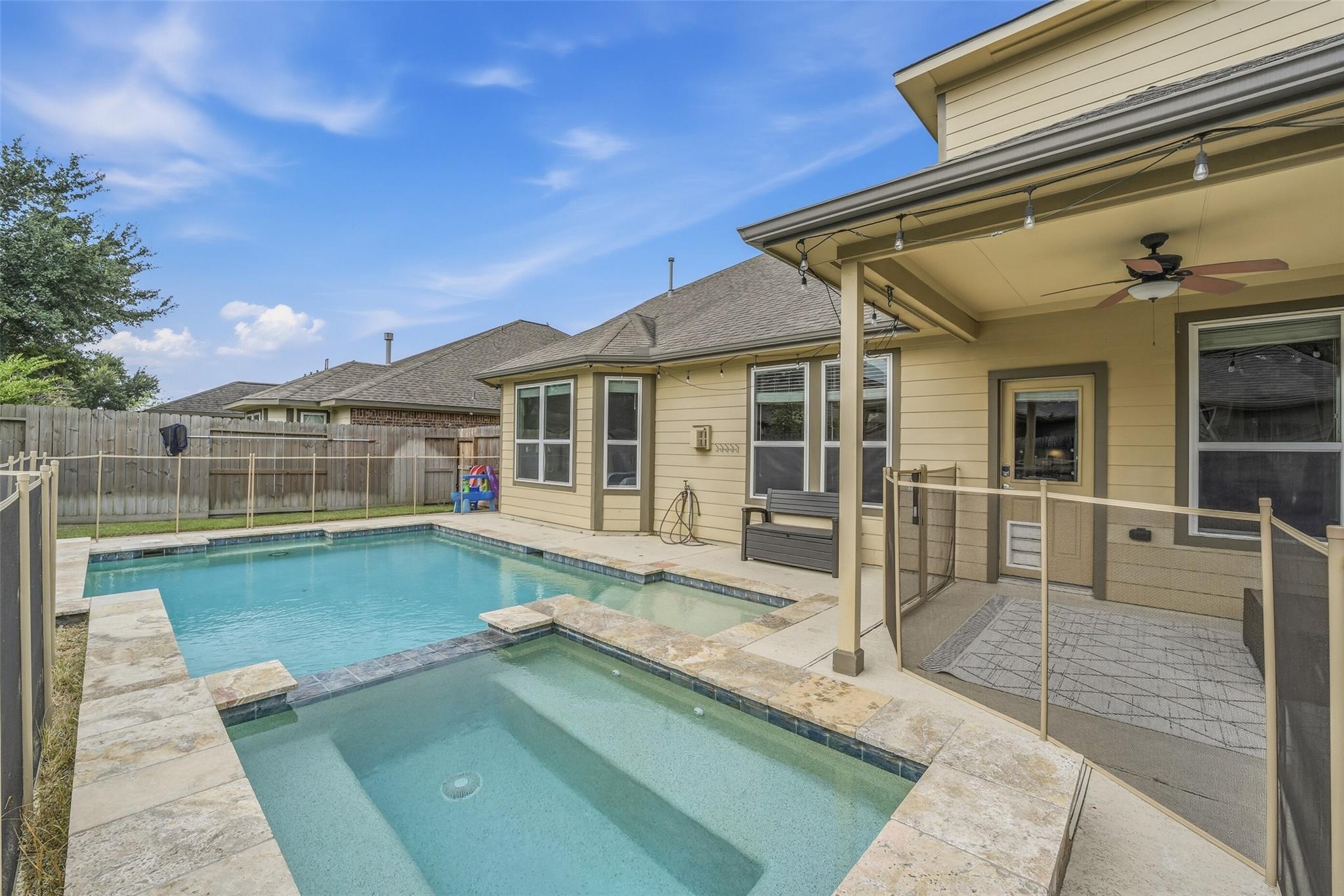 9982 Manor Spring Ln, Brookshire, TX 77423