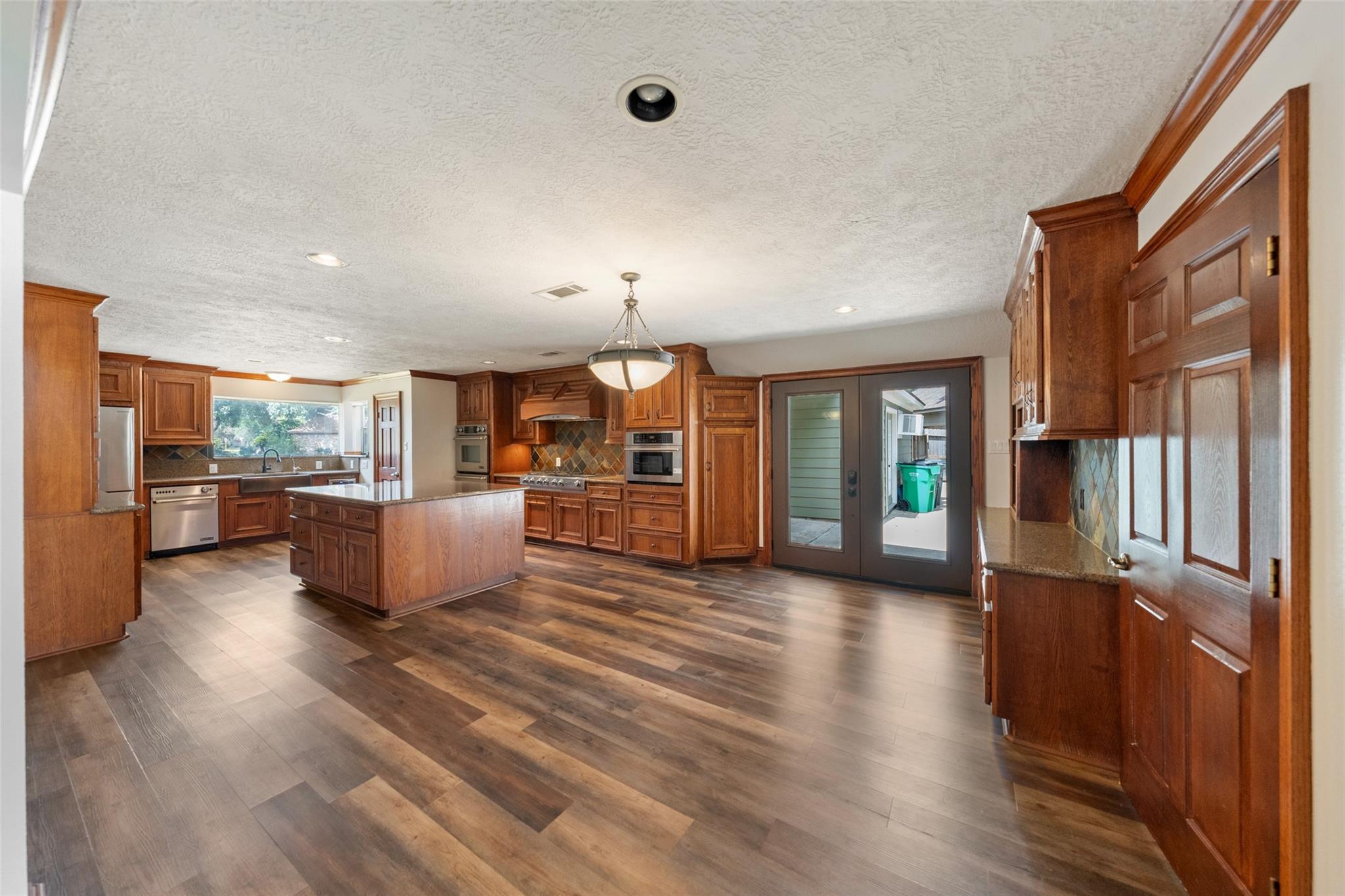 8802 Sedgemoor Dr, Tomball, TX 77375 photo
