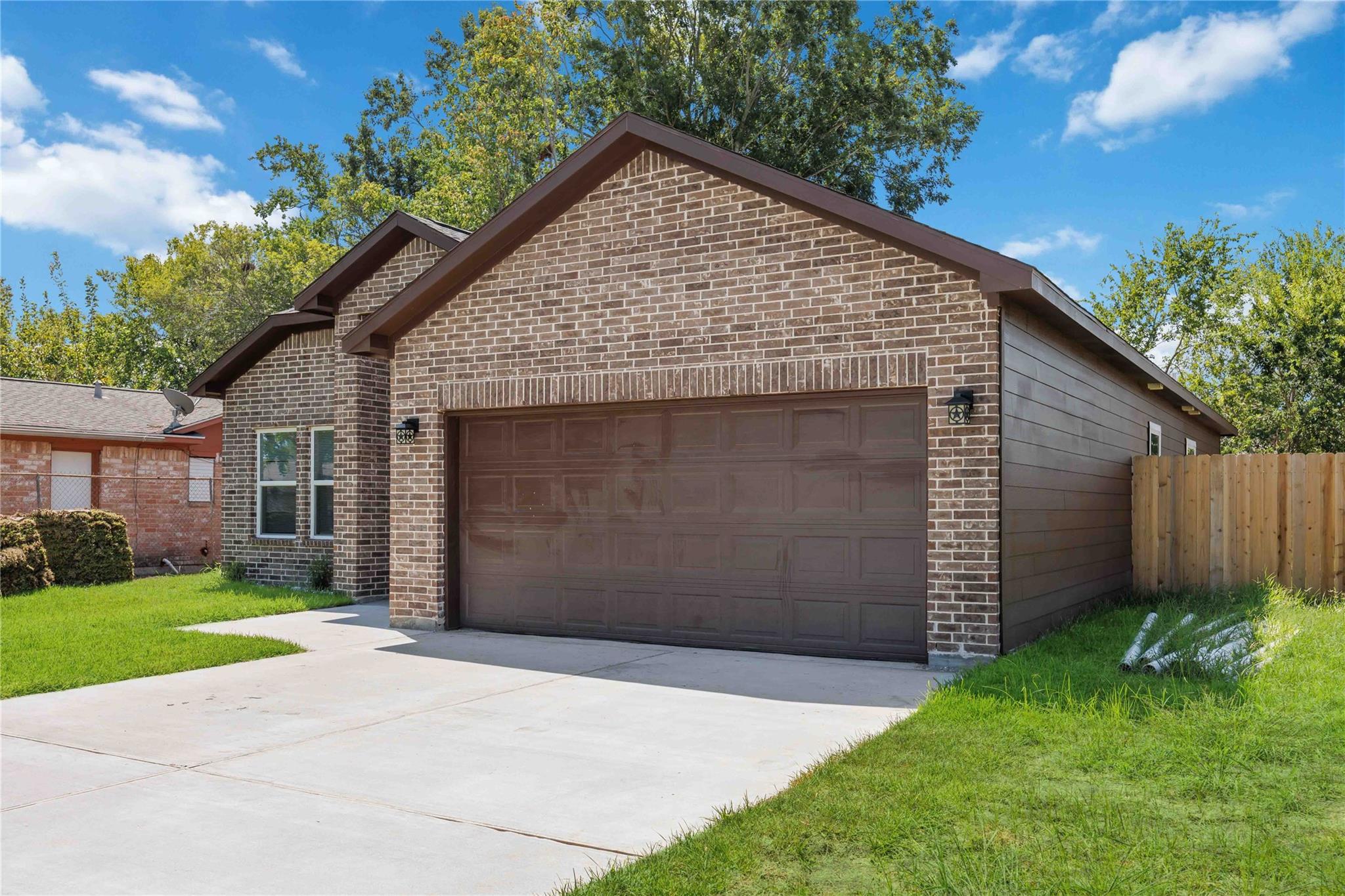 7313 Wren Cir, Texas City, TX 77591 photo