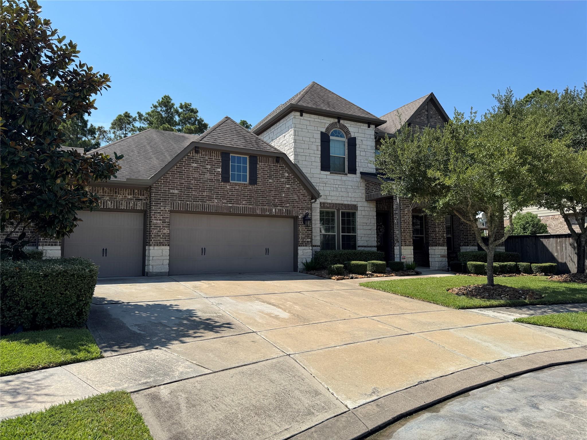 3712 Pine Village Ct, Spring, TX 77386