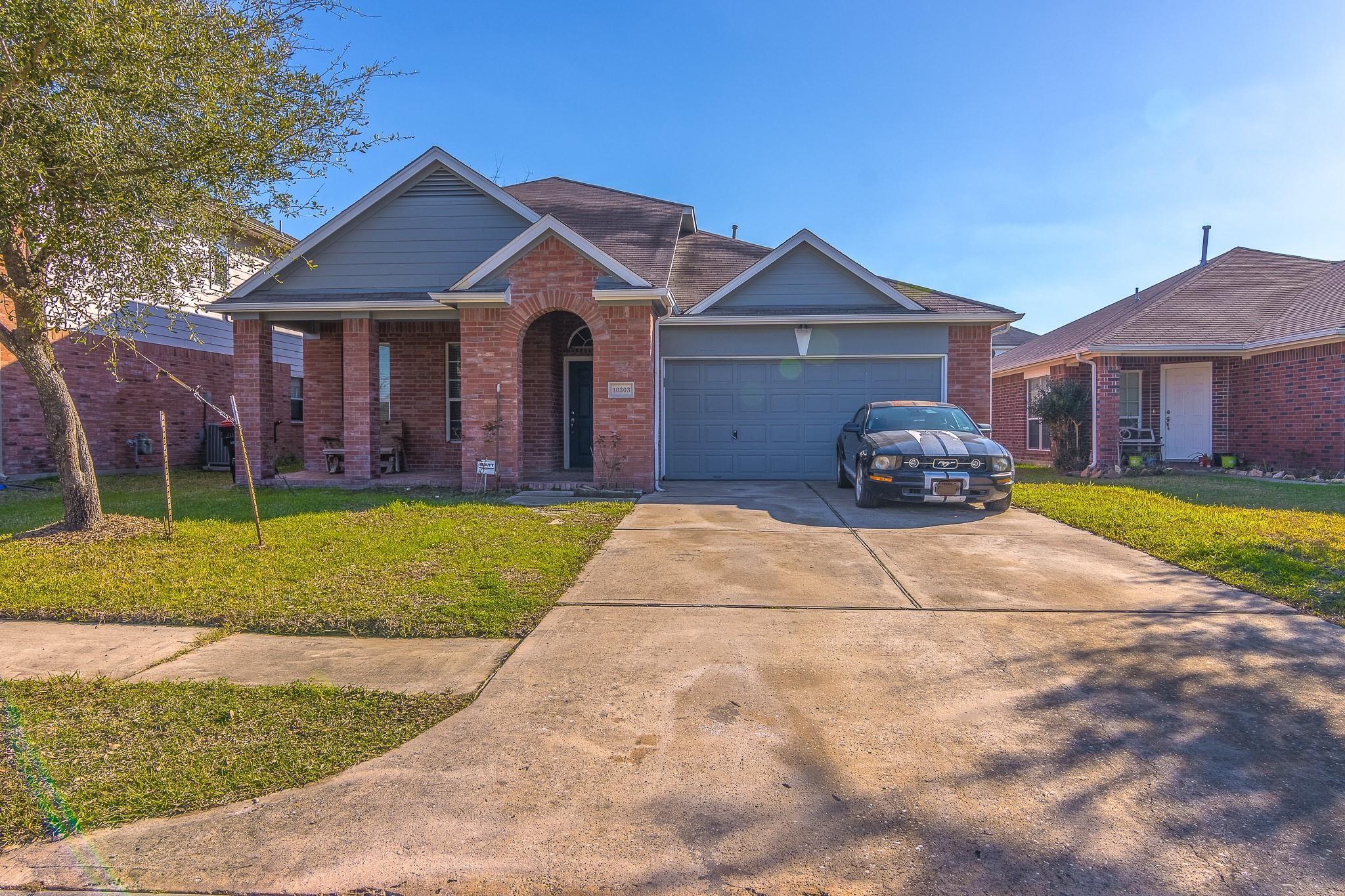10303 Mills Run Dr, Houston, TX 77070 photo