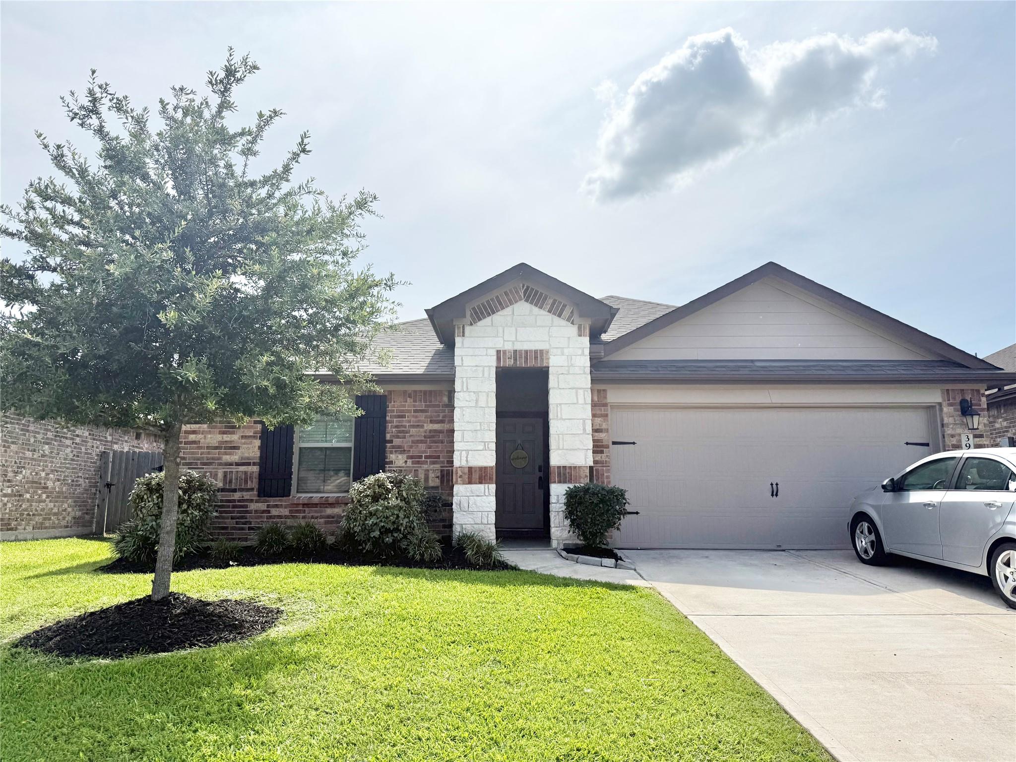 3939 Country Club Dr, Baytown, TX 77521