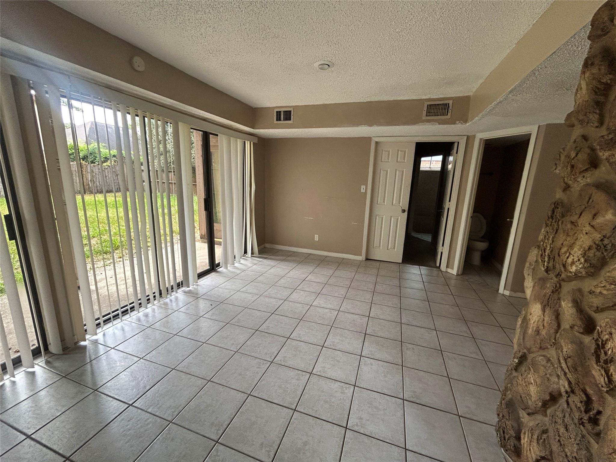 19427 Enchanted Spring Dr, Spring, TX 77388 photo