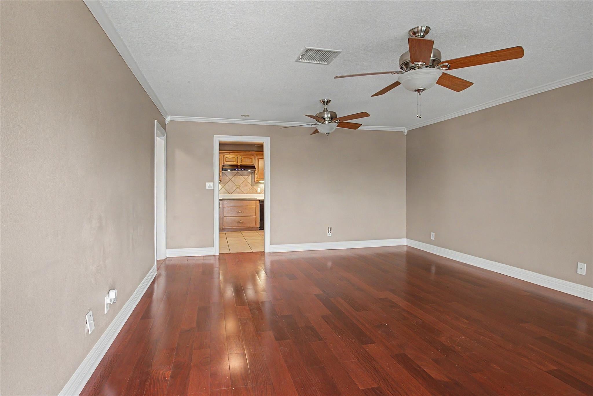 7213 Youpon Dr, Galveston, TX 77551 photo