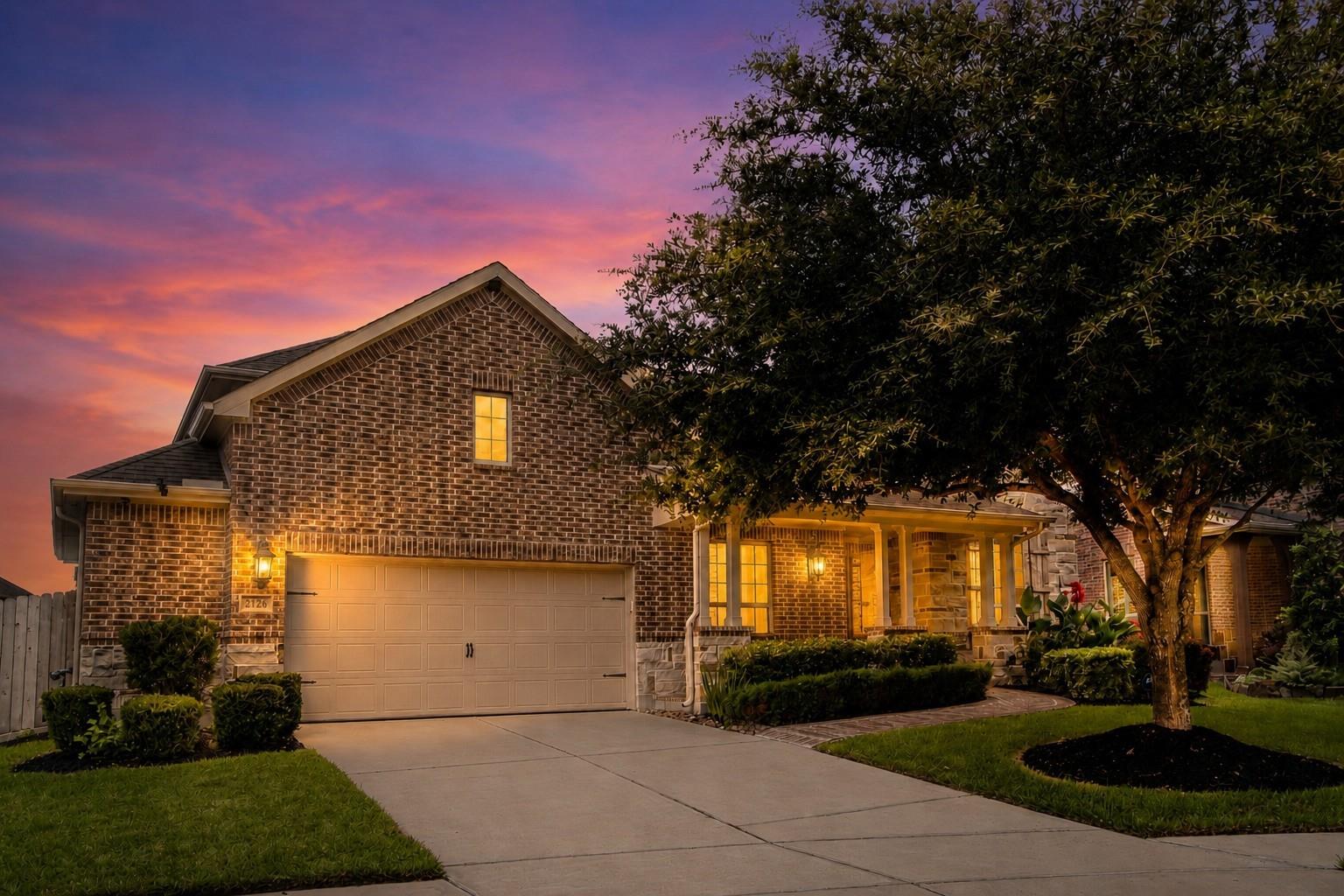2326 Hamilton Pool Ln, Friendswood, TX 77546