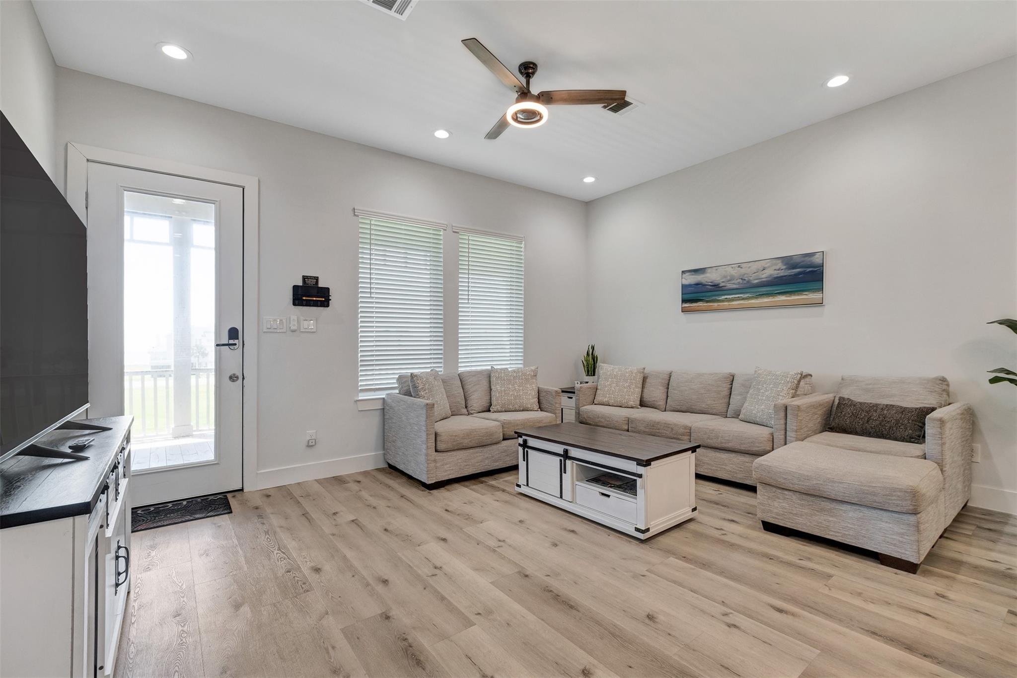 18515 Shaman Dr, Galveston, TX 77554 photo