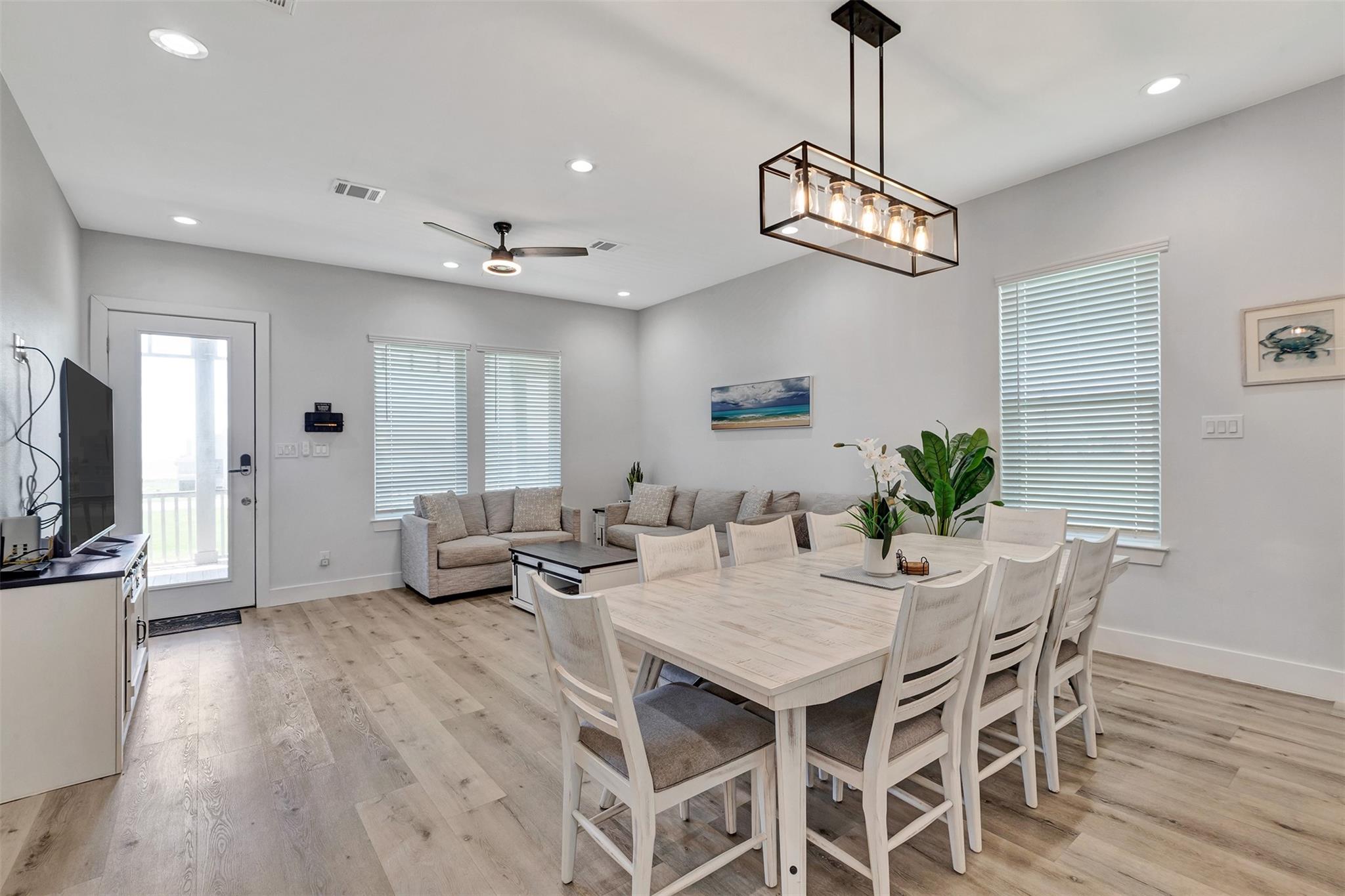 18515 Shaman Dr, Galveston, TX 77554 photo