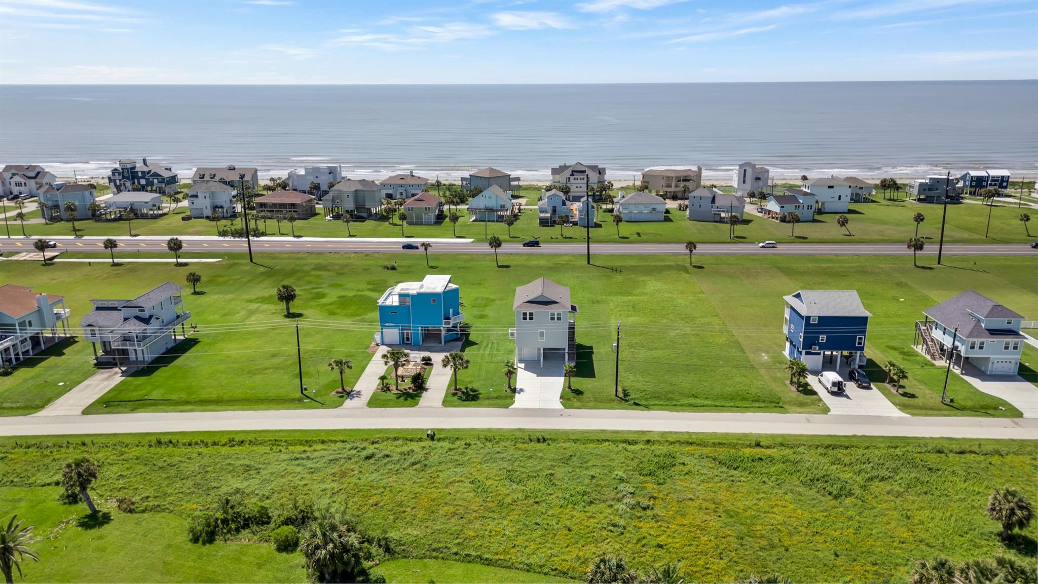 18515 Shaman Dr, Galveston, TX 77554 photo