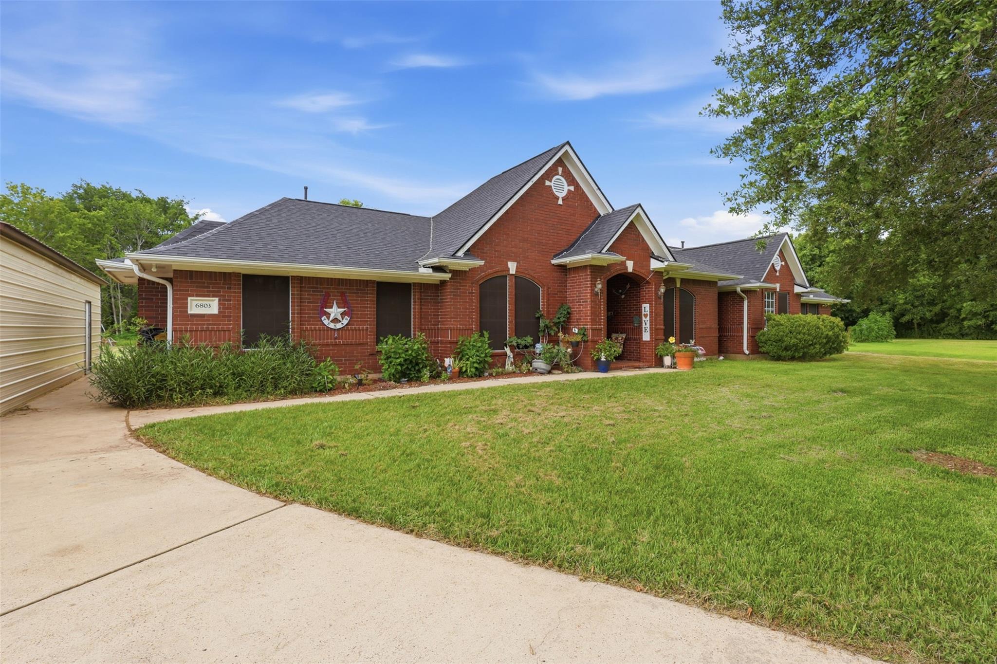 6803 Dogwood St, Manvel, TX 77578 photo