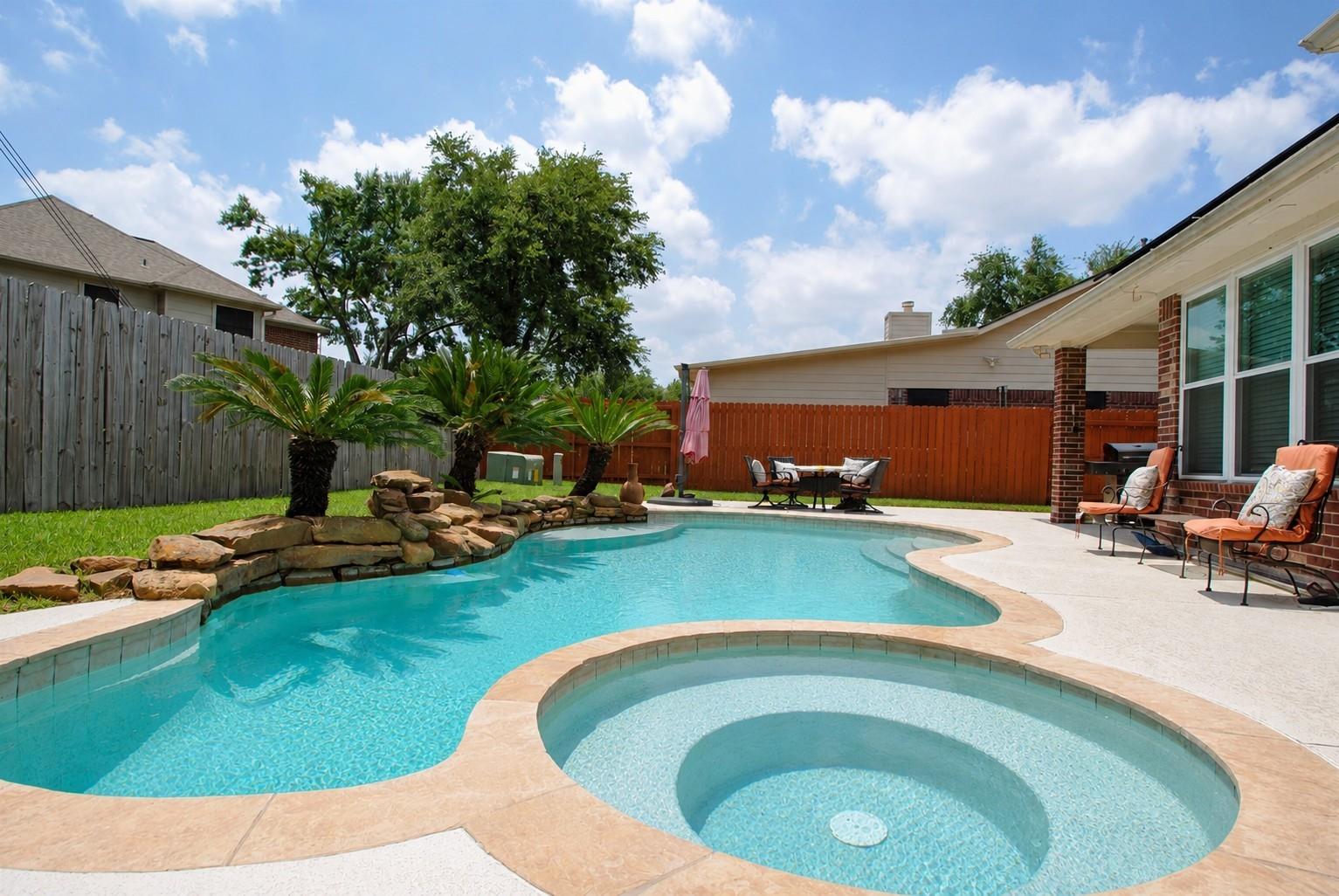 9723 Therrell Dr, Houston, TX 77064