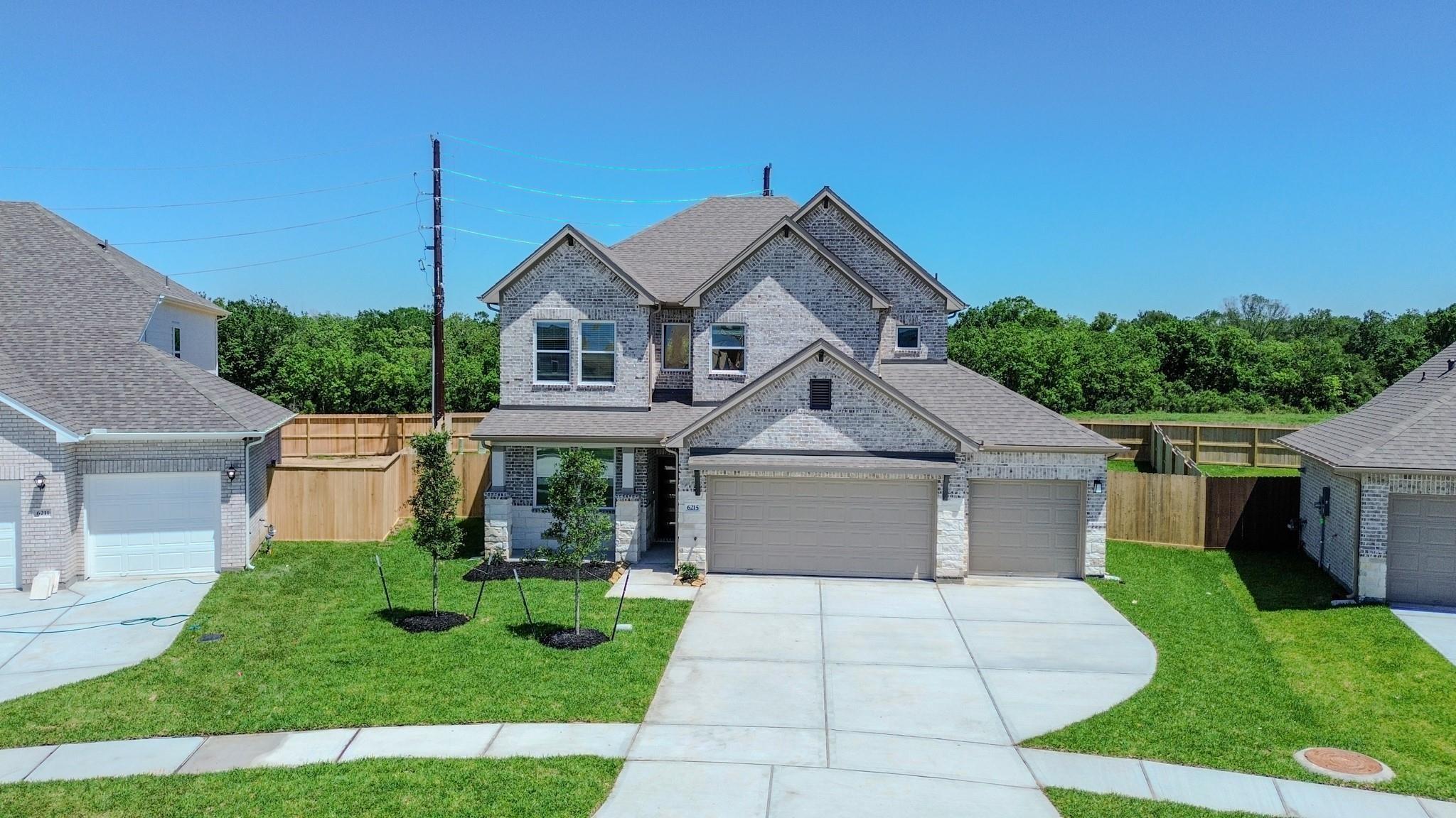 6215 Royal Palm Dr, Manvel, TX 77578