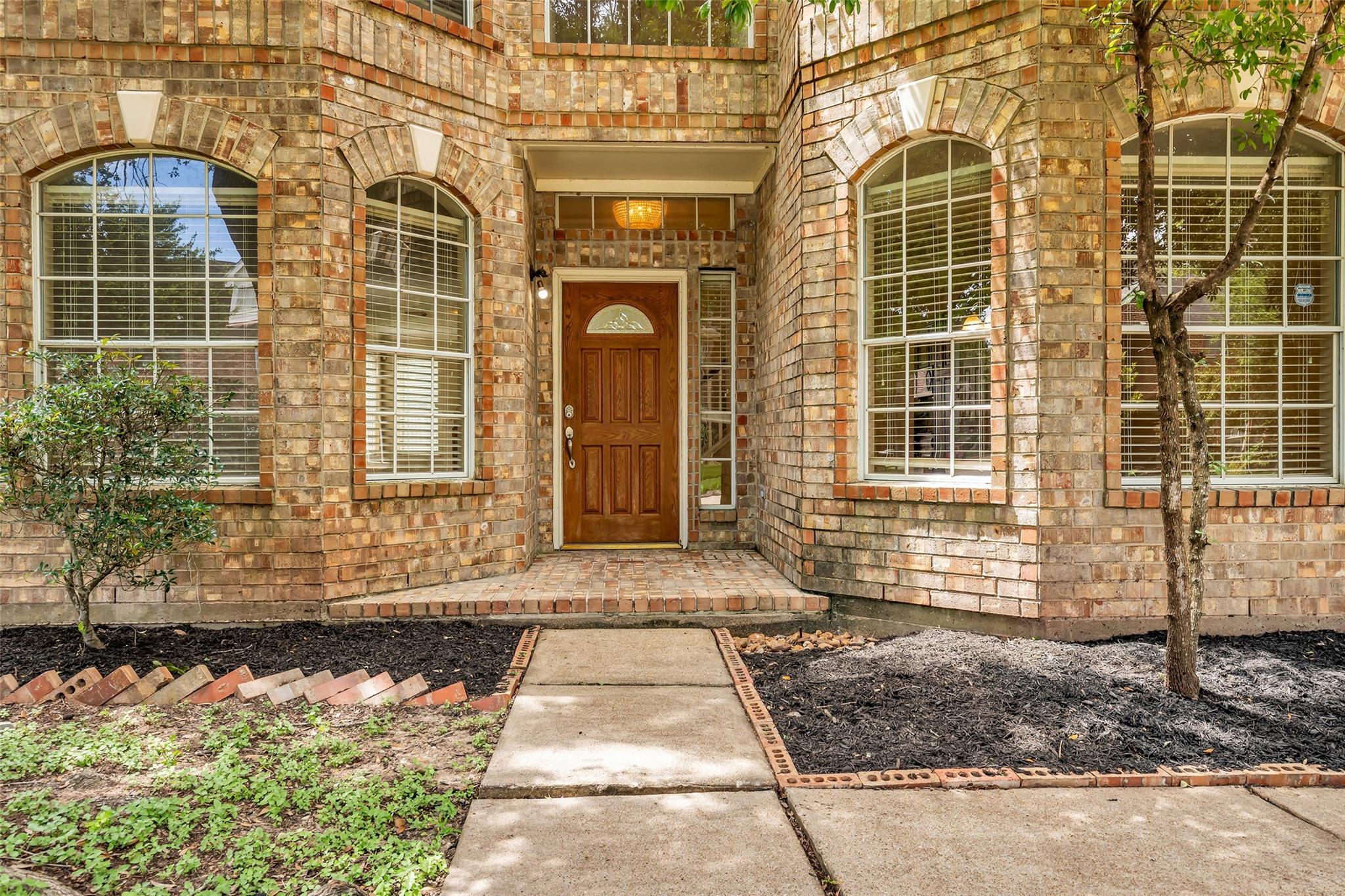 12018 Natural Bridge Ln, Sugar Land, TX 77498 photo