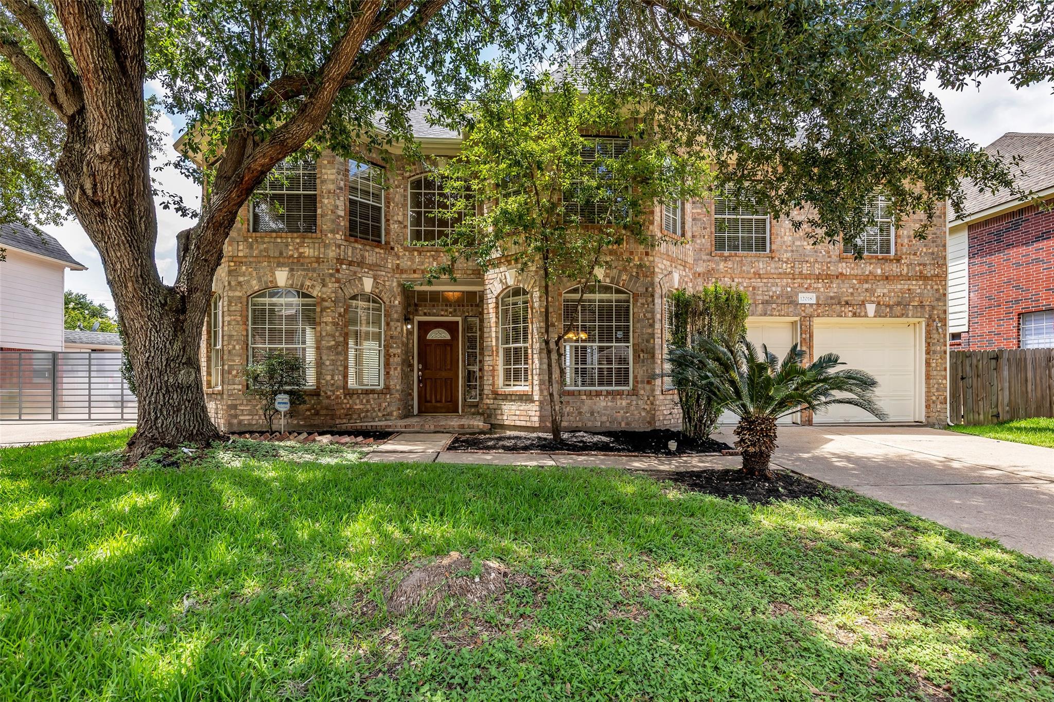 12018 Natural Bridge Ln, Sugar Land, TX 77498 photo