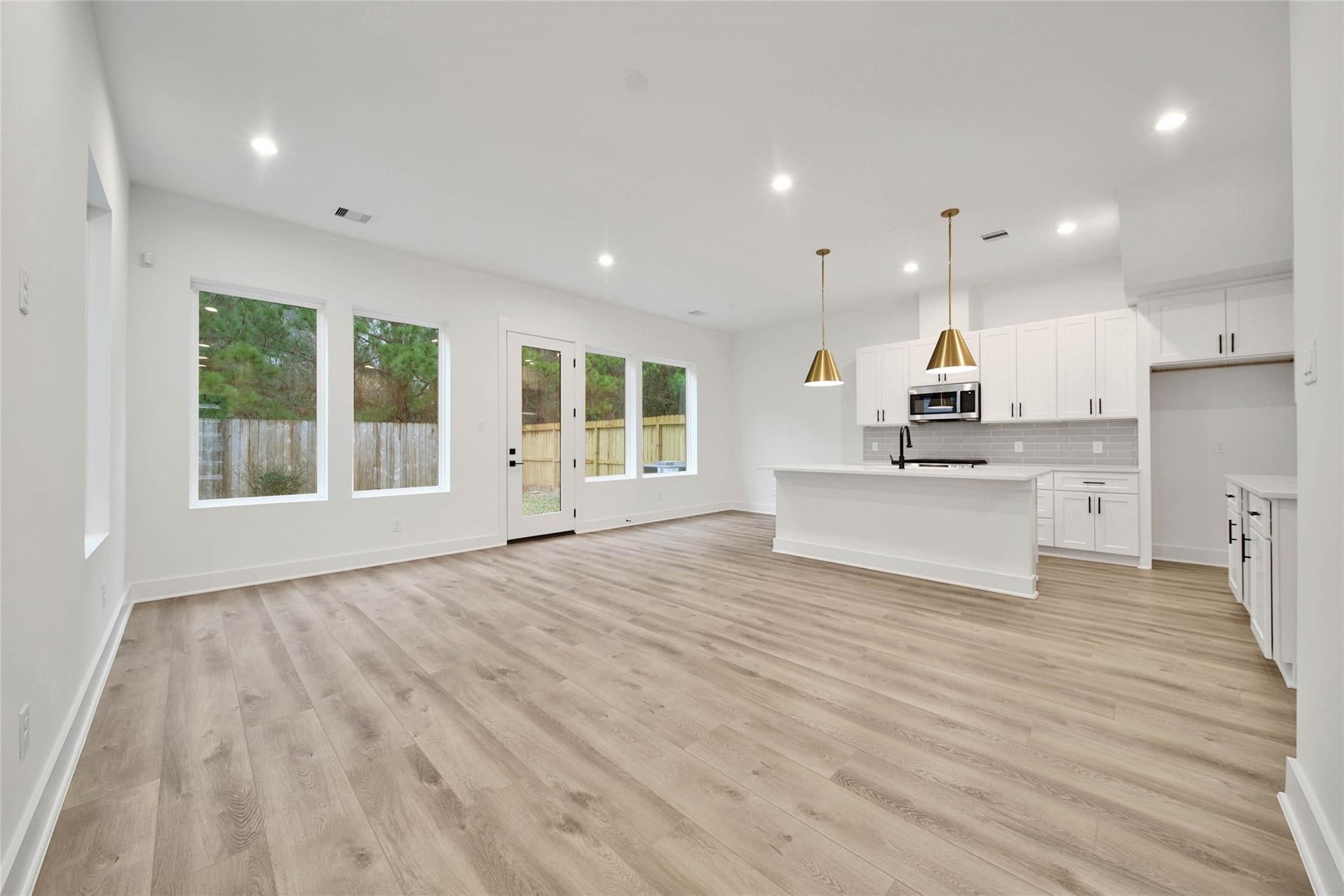 7625 Inwood Grove Ln, Houston, TX 77088 photo