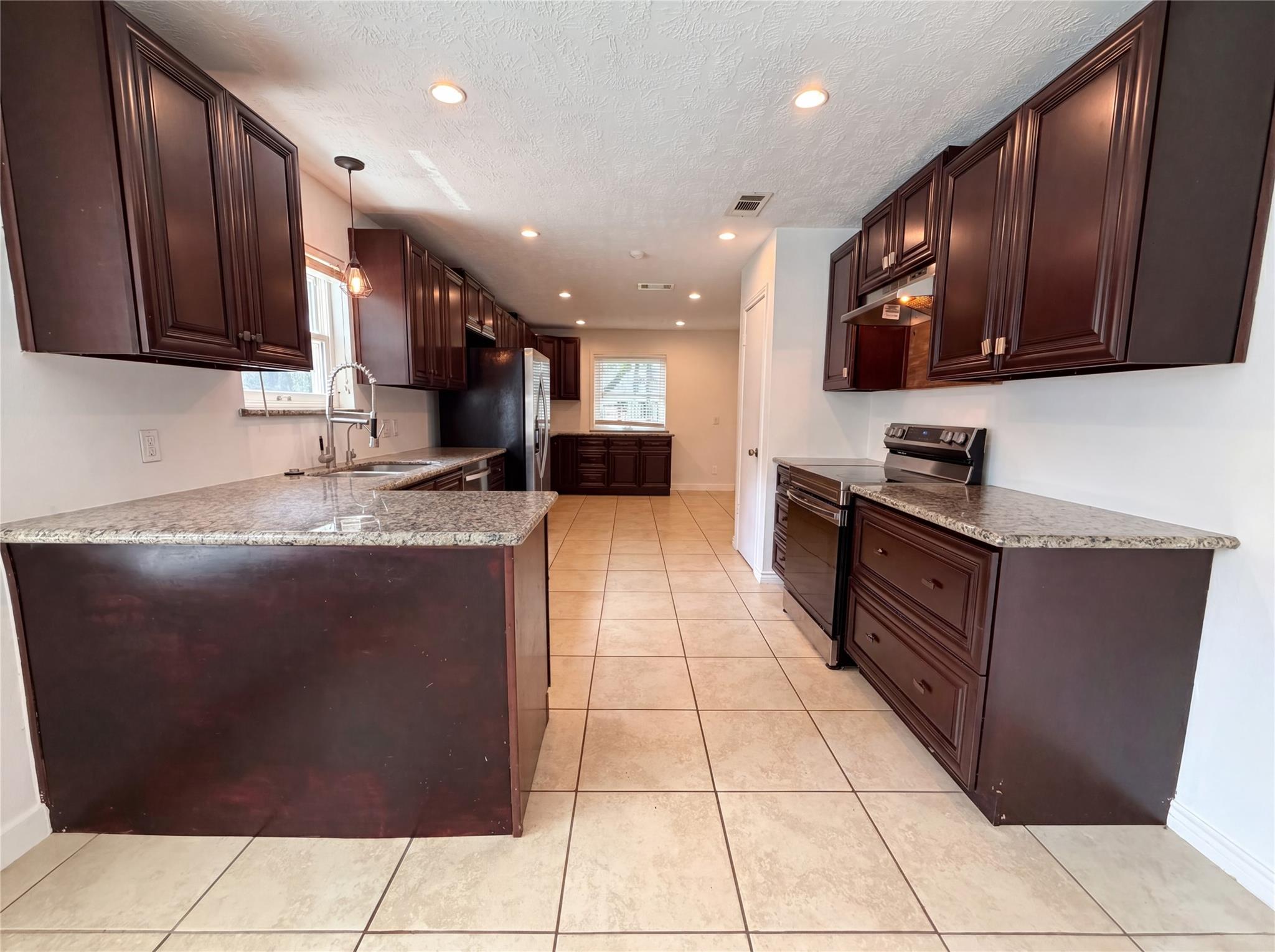 7807 Bideford Ln, Houston, TX 77070 photo