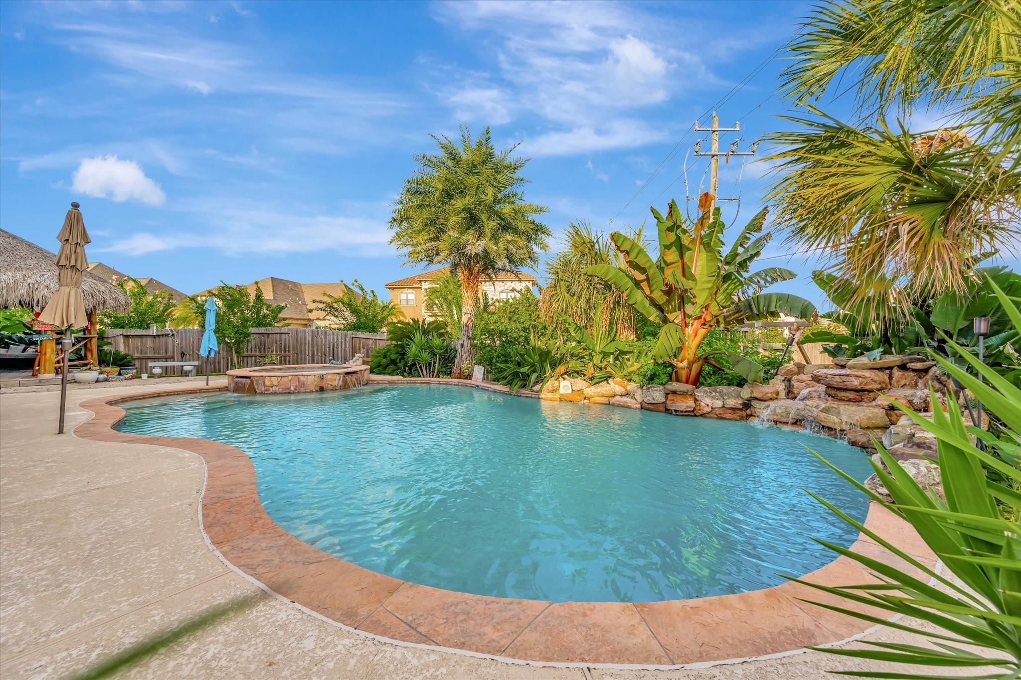 322 Marina Oaks Ct, Kemah, TX 77565 photo