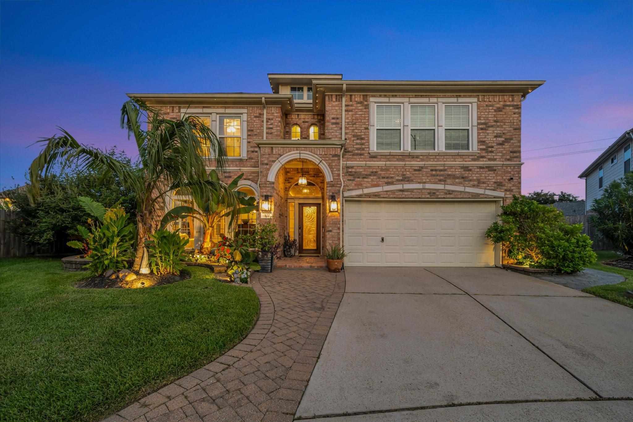 322 Marina Oaks Ct, Kemah, TX 77565