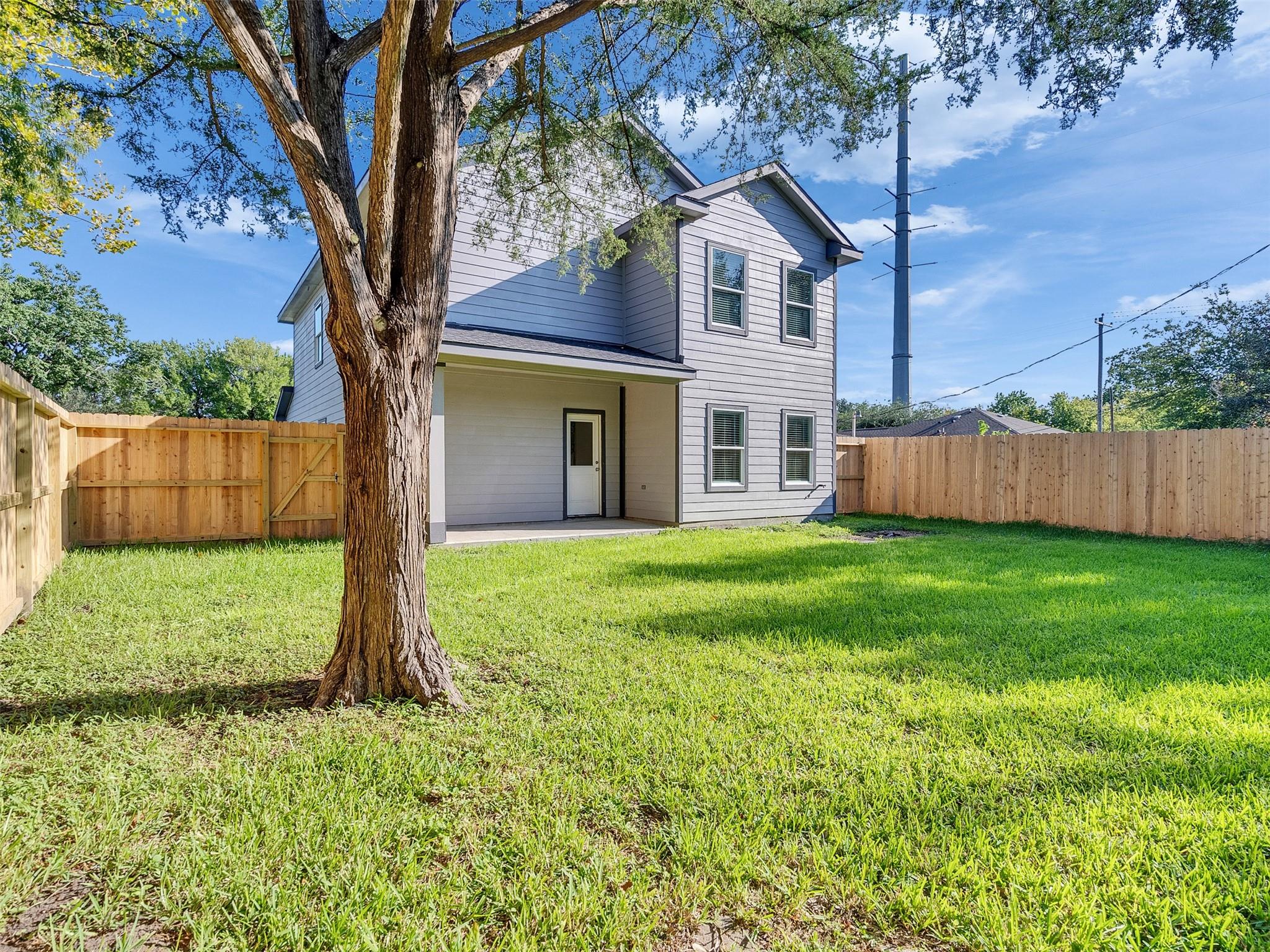1327 5 Ave, Texas City, TX 77590 photo
