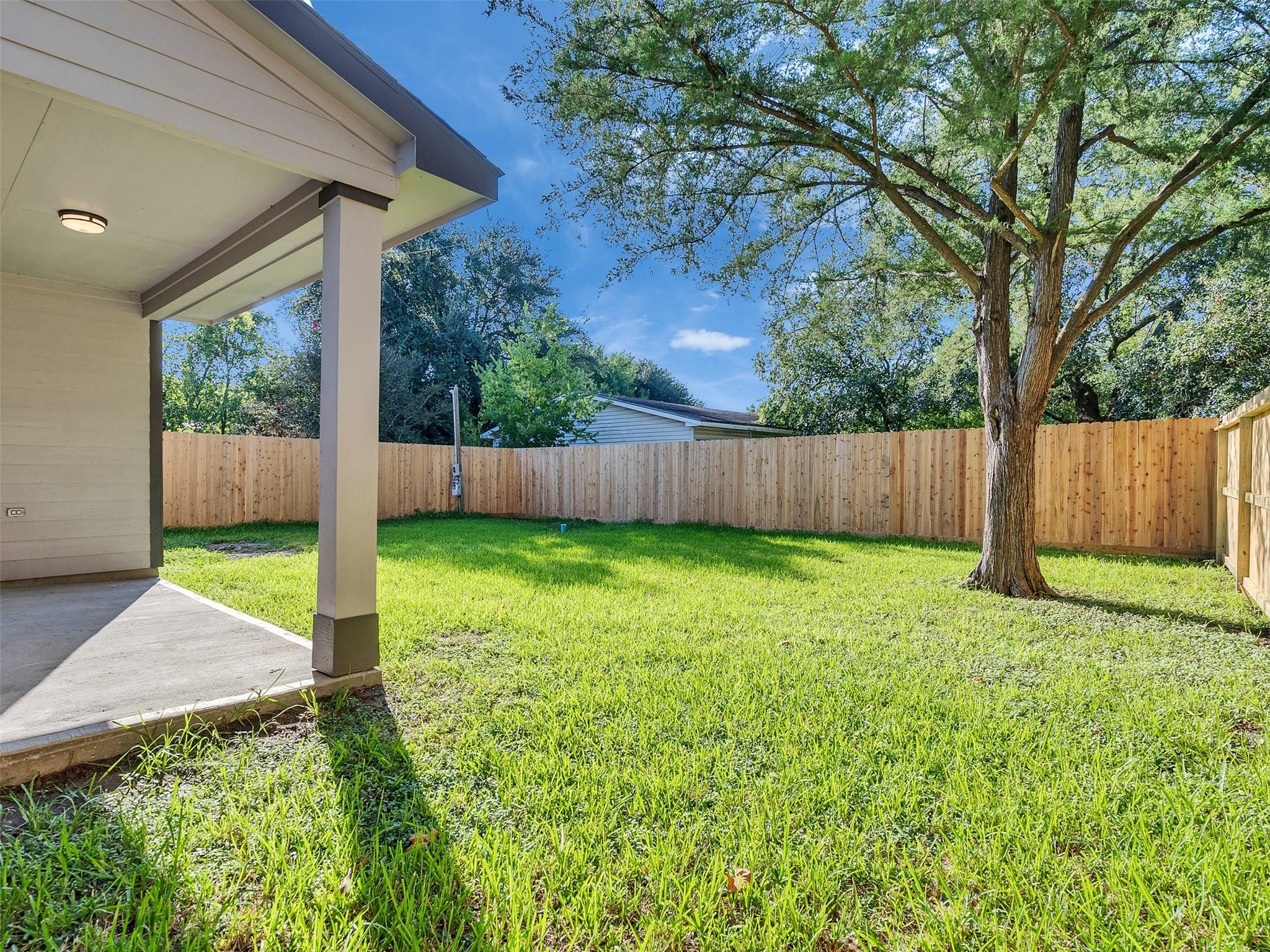 1327 5 Ave, Texas City, TX 77590 photo