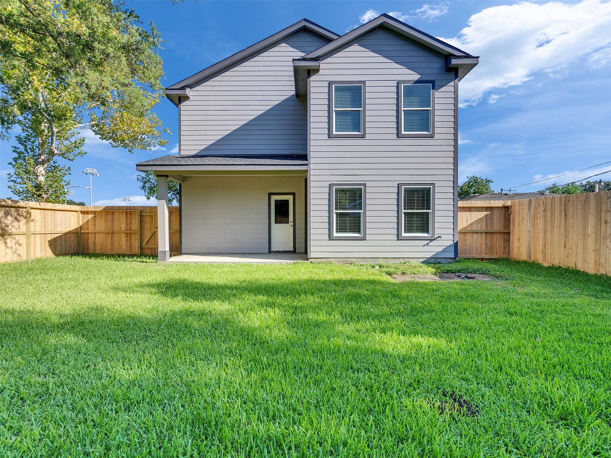 1327 5 Ave, Texas City, TX 77590 photo