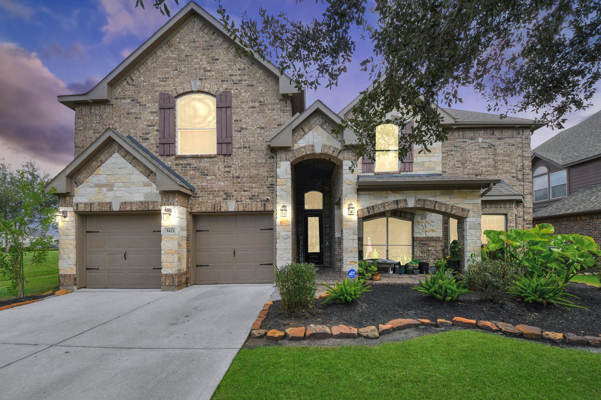 3421 Brentwood Ln, Pearland, TX 77581