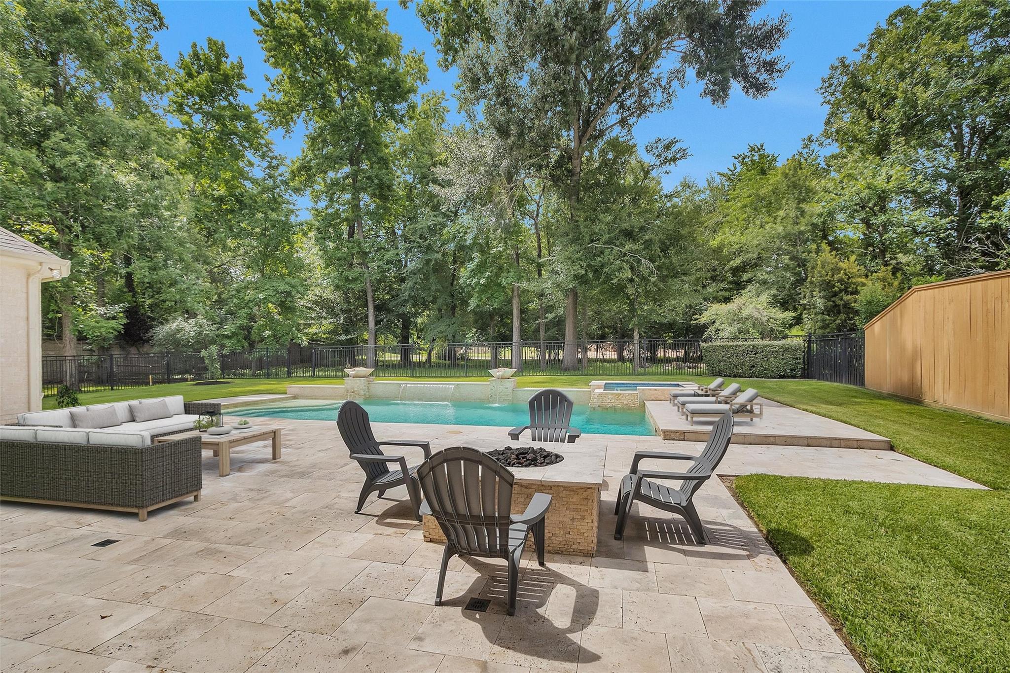 182 Caledonia Cir, Montgomery, TX 77316 photo