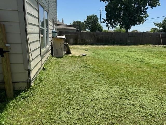 11001 Groveshire Dr, Texas City, TX 77591 photo