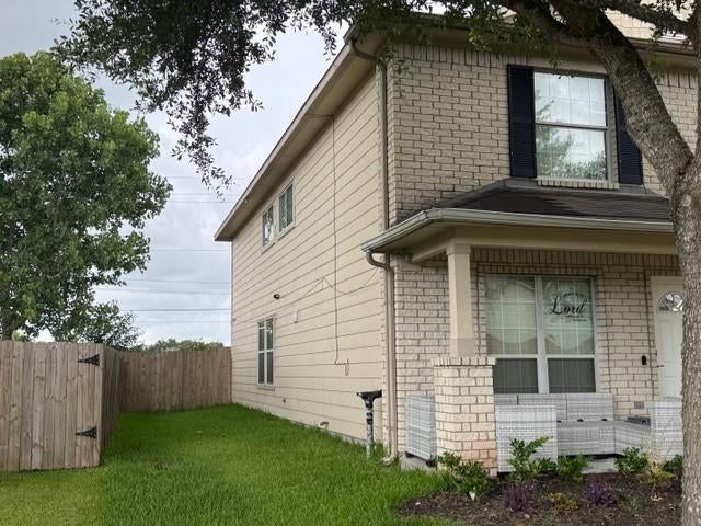 11001 Groveshire Dr, Texas City, TX 77591 photo