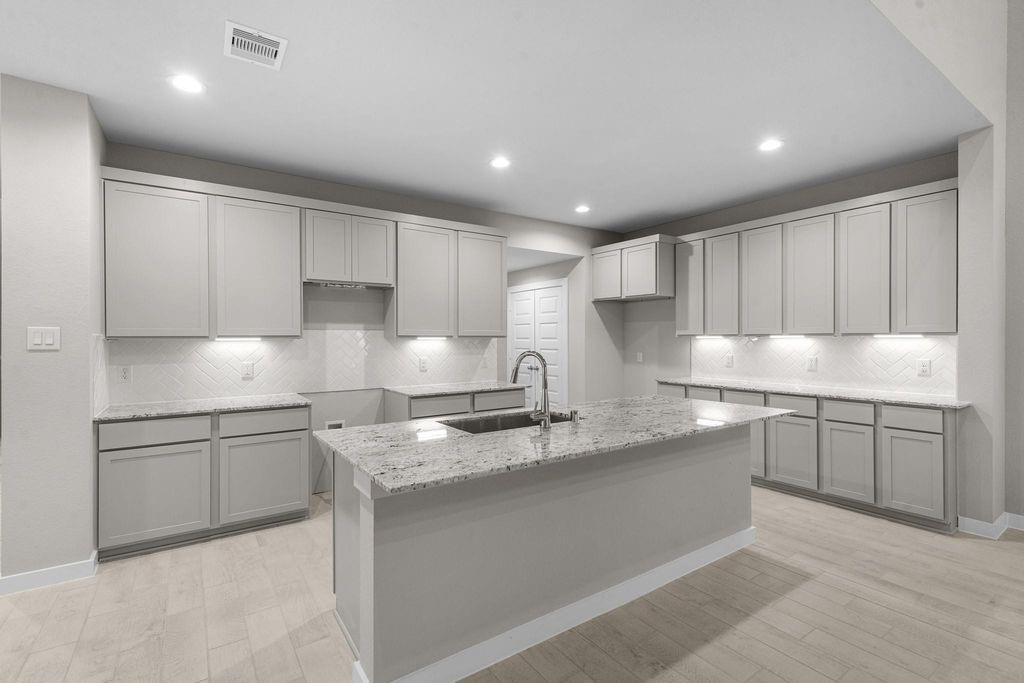 2463 Forest Cedar Ln, Conroe, TX 77301 photo