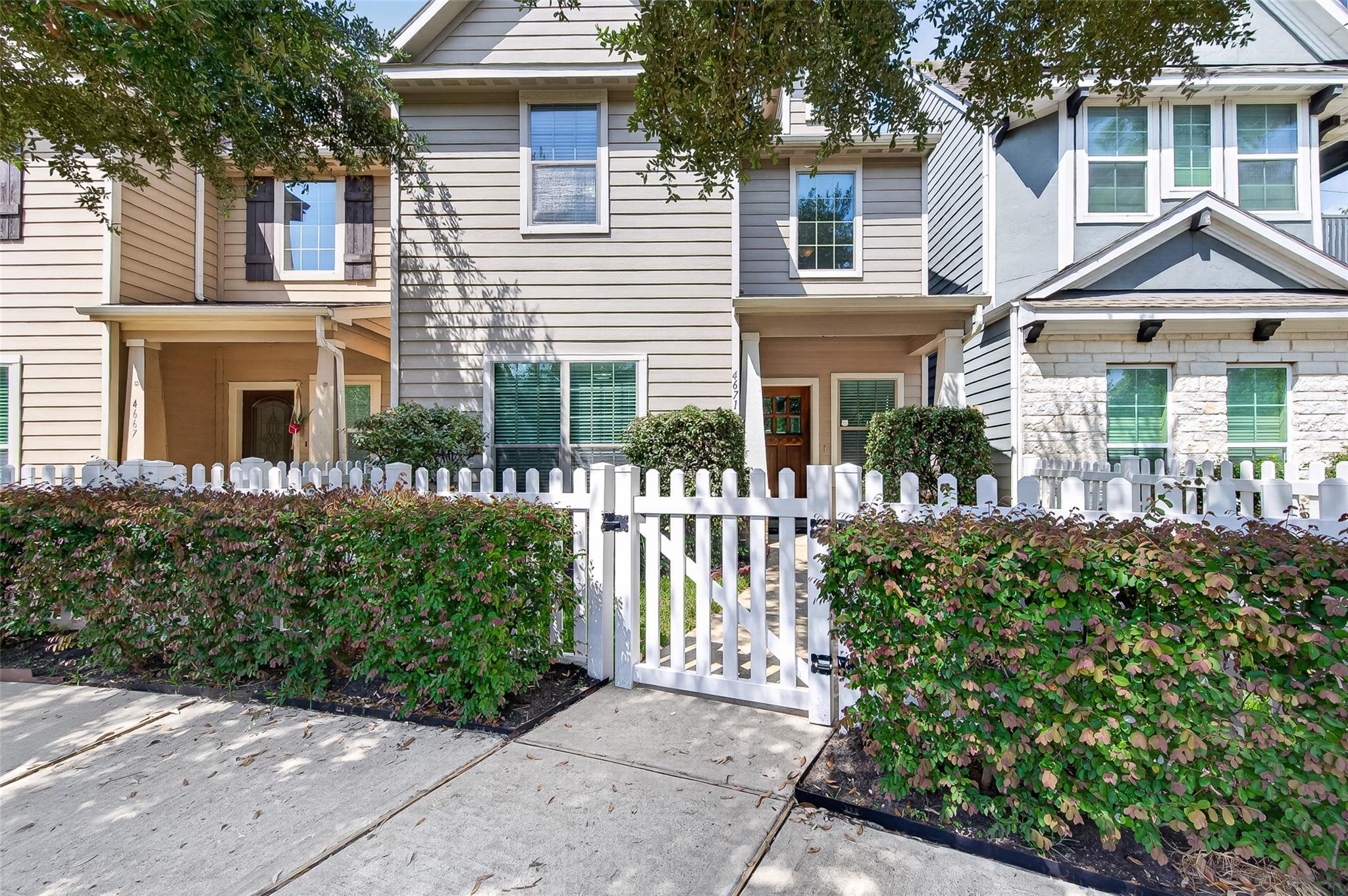 4671 Trembling Forest Ln, Houston, TX 77092 photo