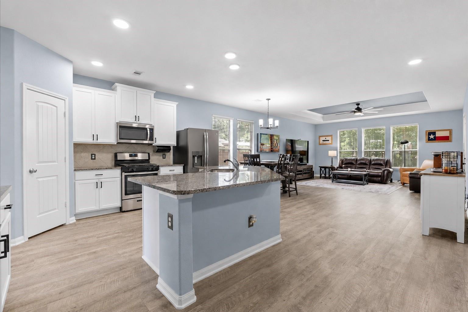 28619 Riverside Crest Ln, Huffman, TX 77336 photo