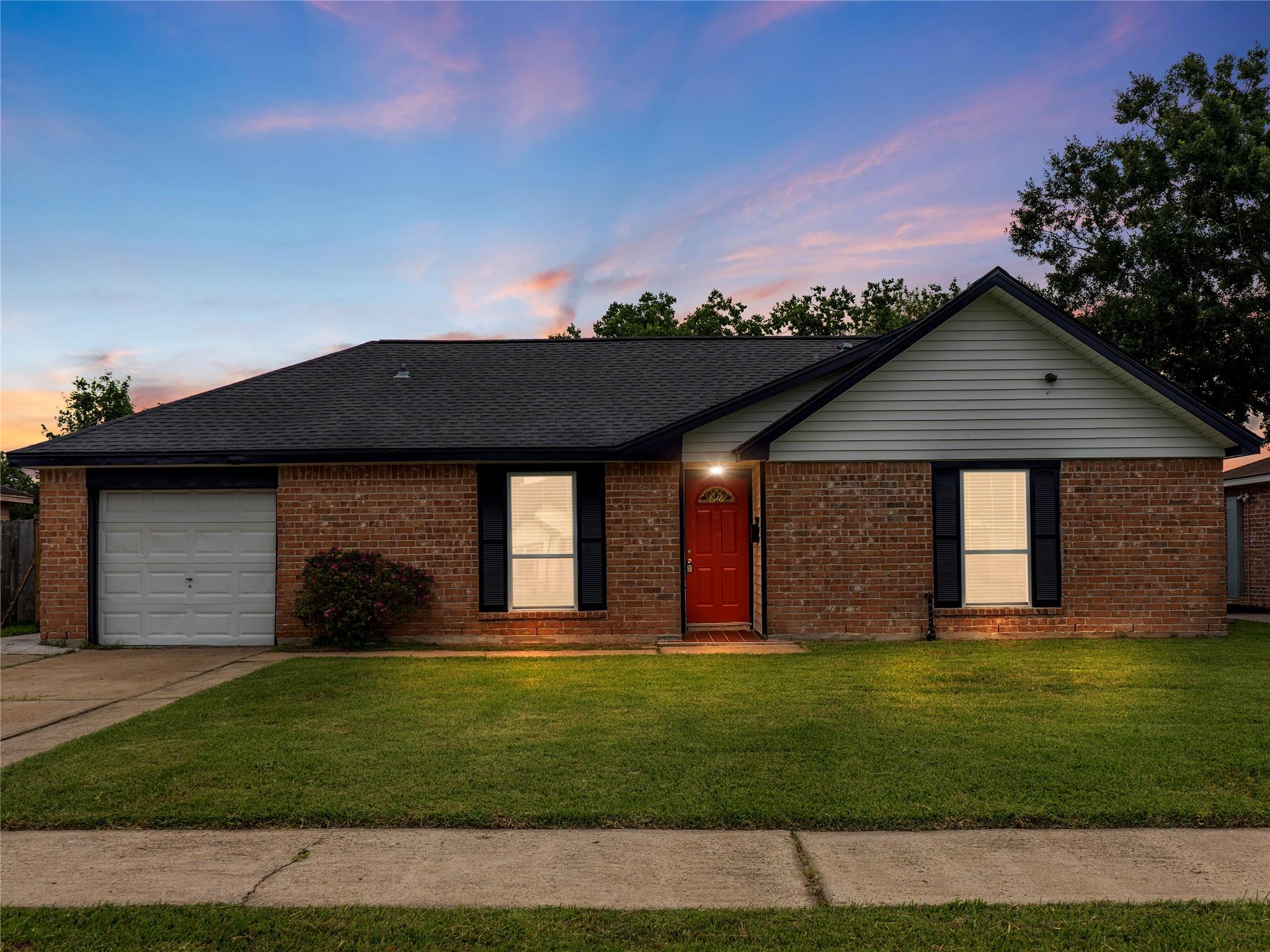 11939 Flushing Meadows Dr, Houston, TX 77089