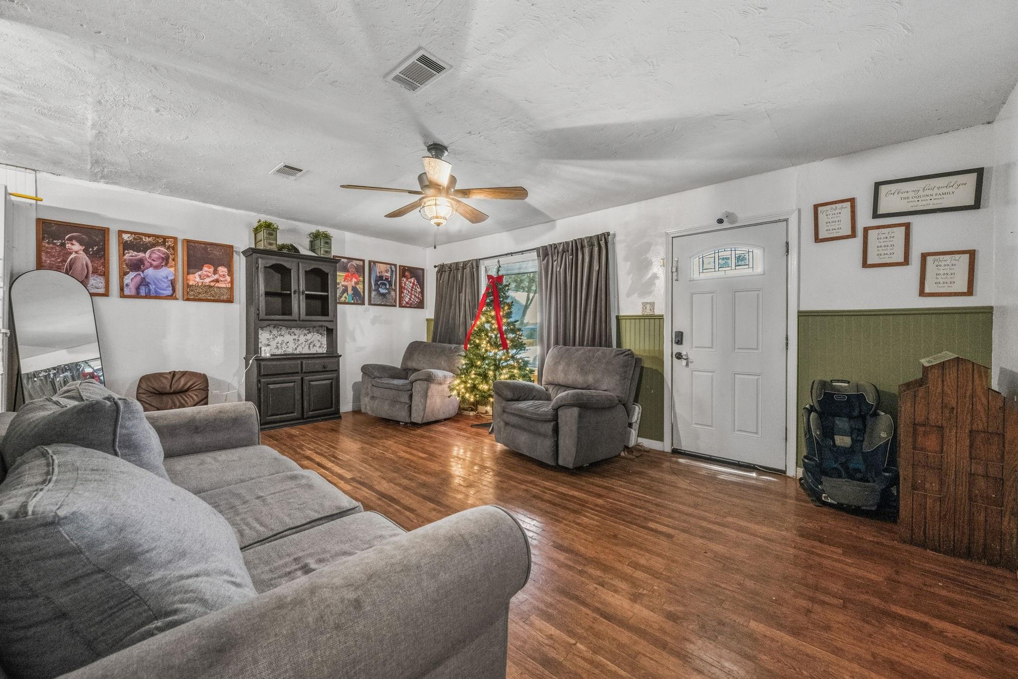 412 Dunnam Ave, Cleveland, TX 77327 photo