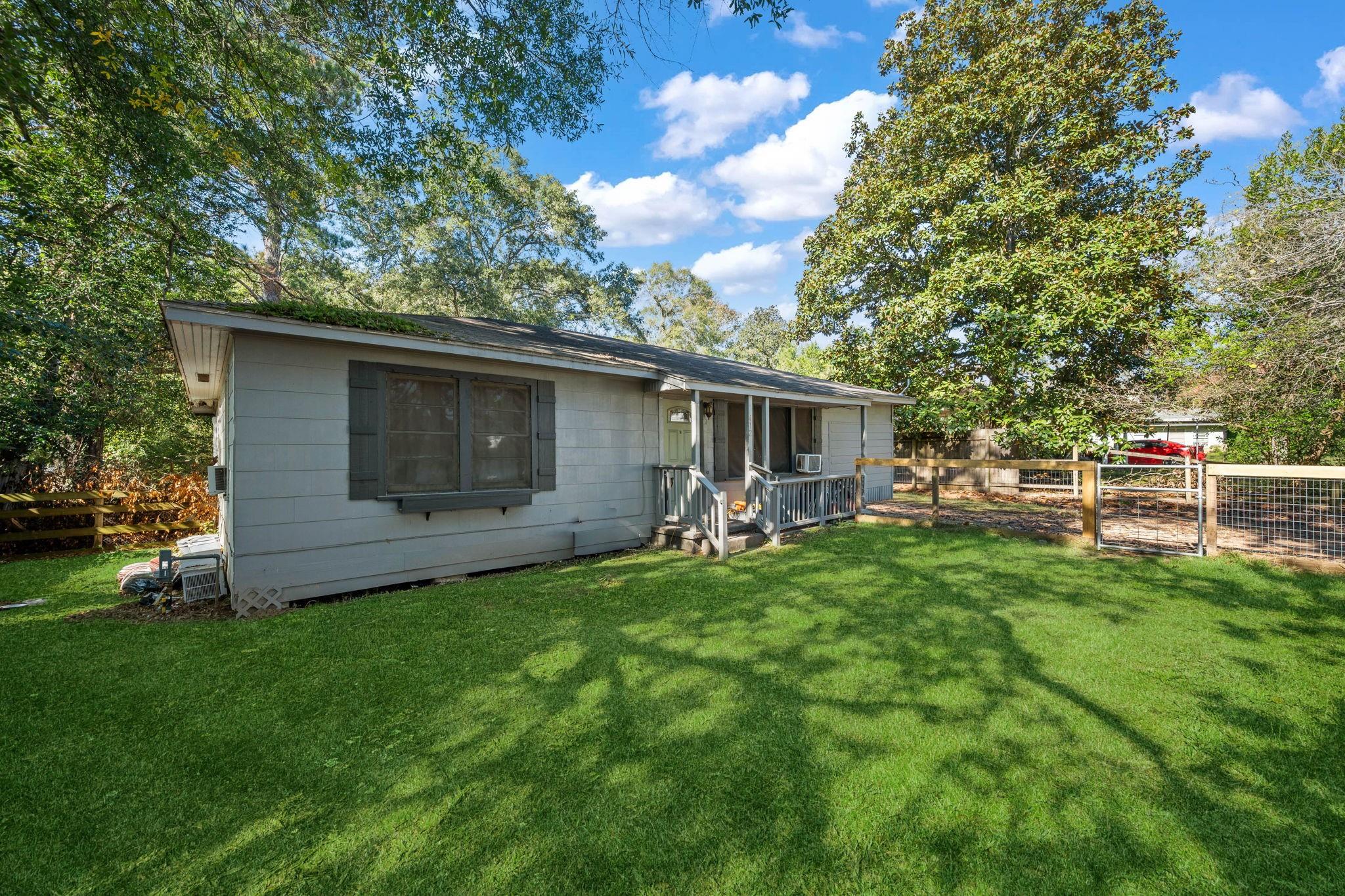 412 Dunnam Ave, Cleveland, TX 77327 photo