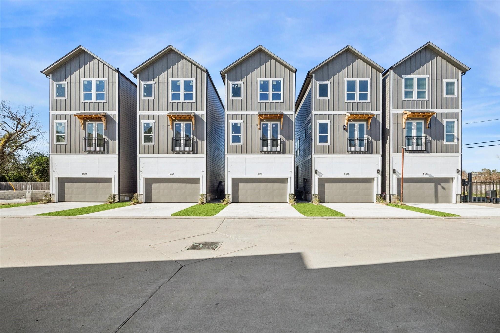 5610 Azores, Houston, TX 77091 photo