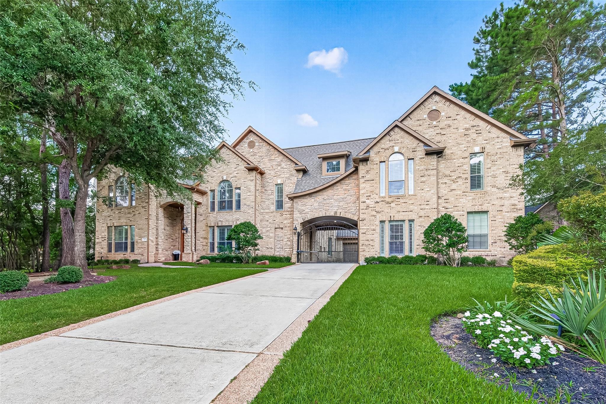 15 Veilwood Cir, The Woodlands, TX 77382