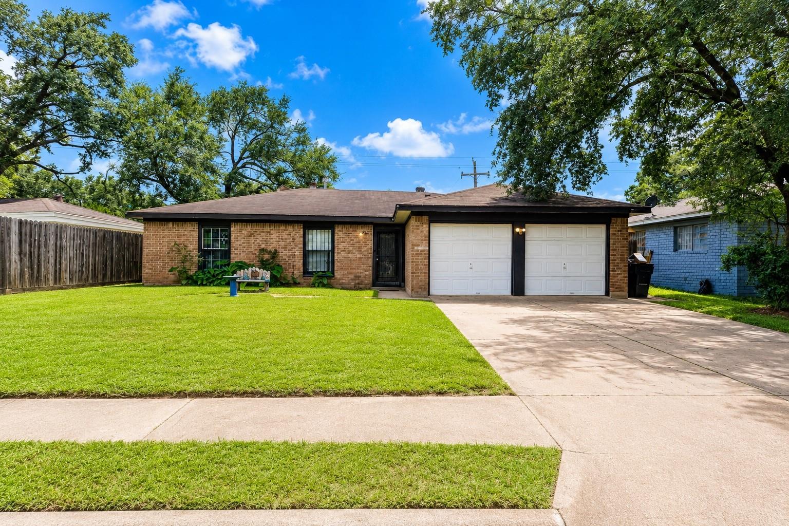 8923 Glen Shadow Dr, Houston, TX 77088