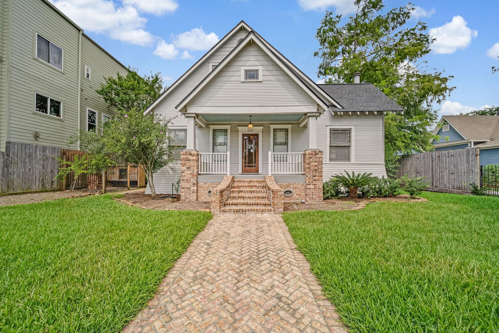 2009 Arlington St, Houston, TX 77008