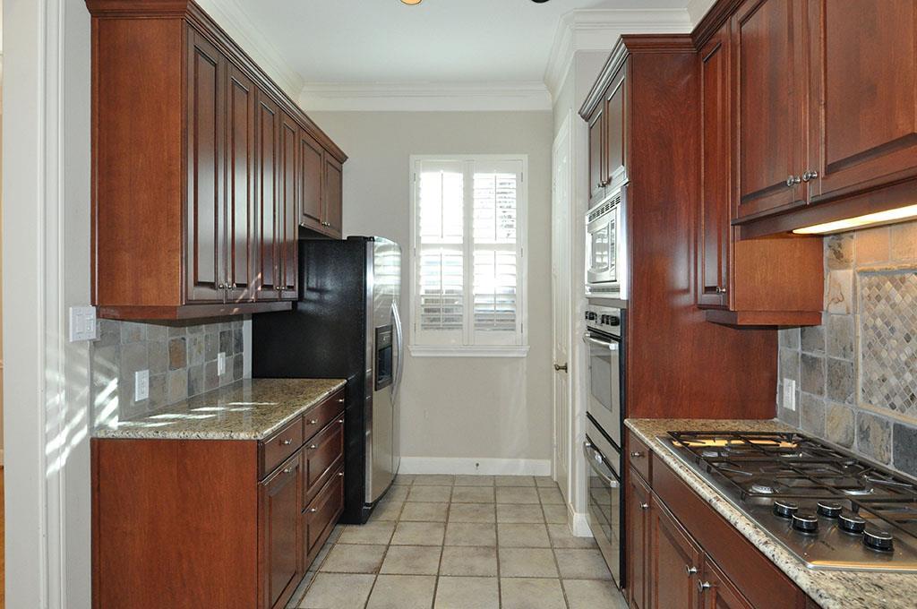 6215 Sutherland Sq, Houston, TX 77081 photo