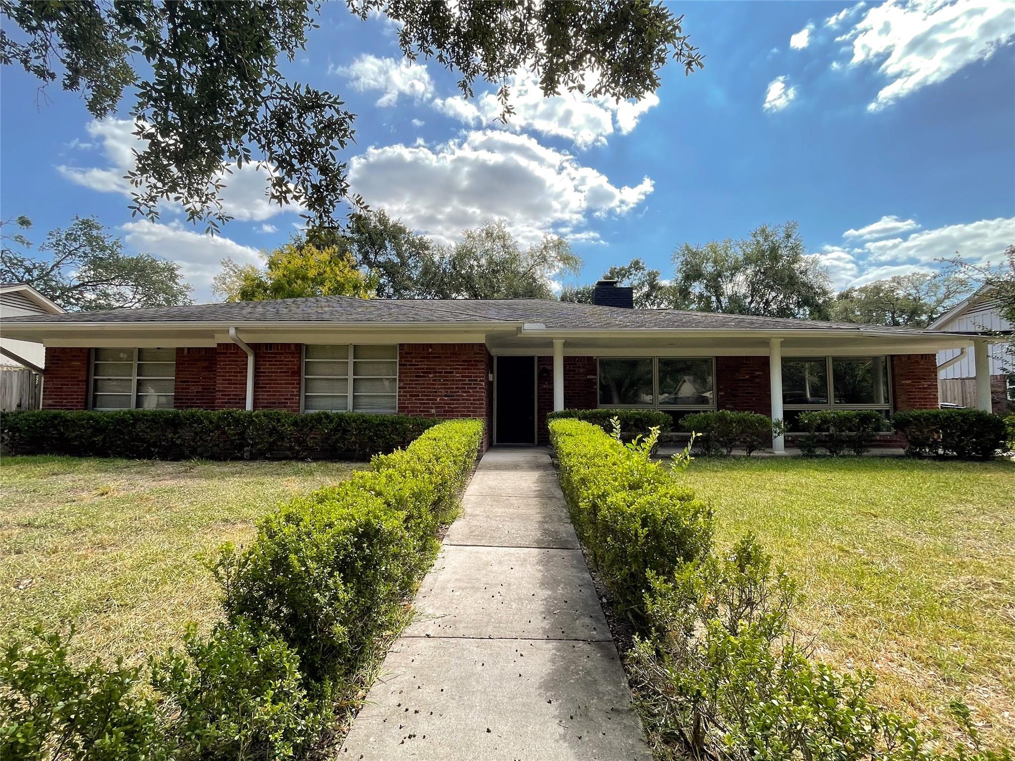 5011 Imogene St, Houston, TX 77096