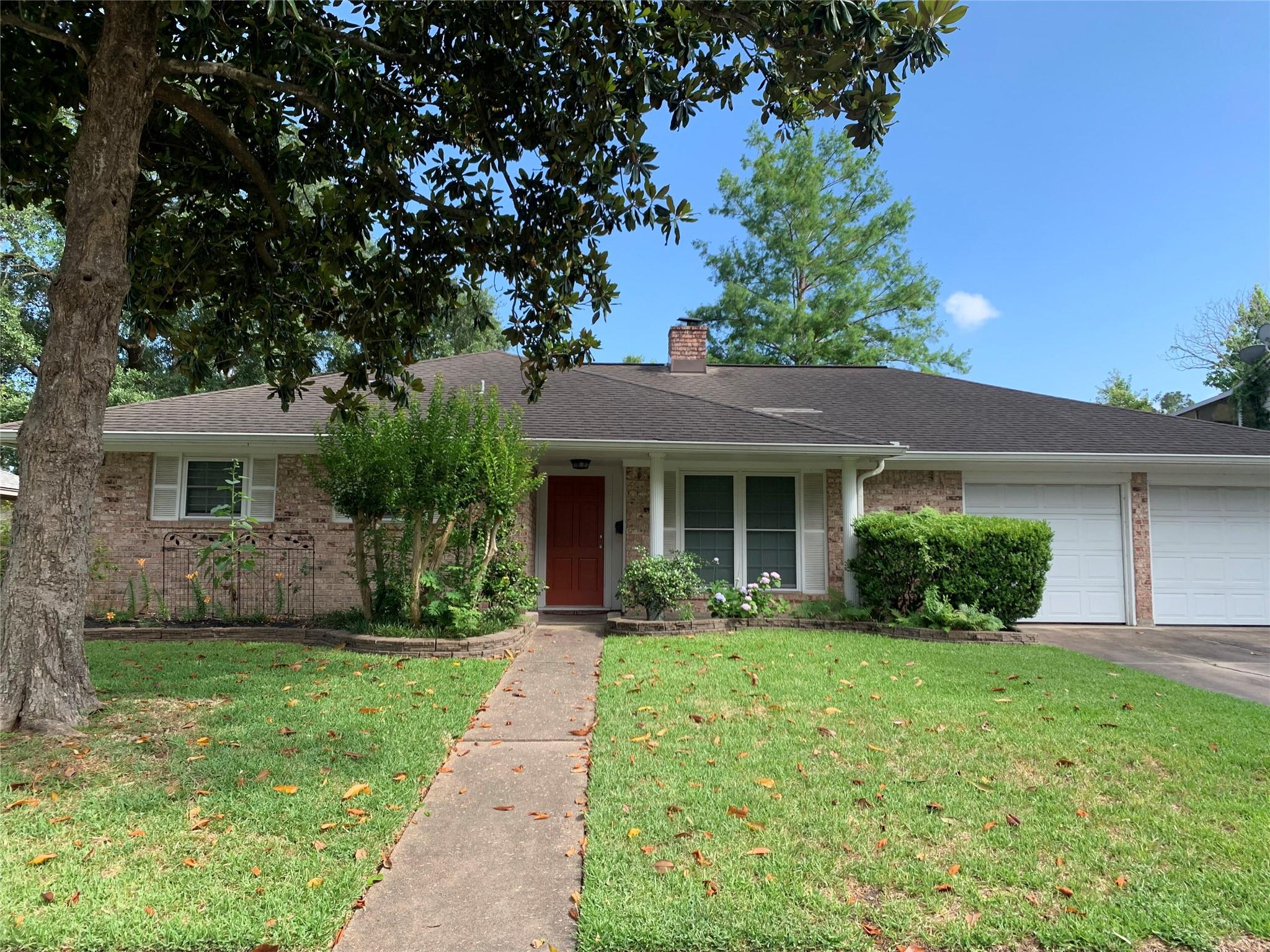 1518 Neptune Ln, Houston, TX 77062