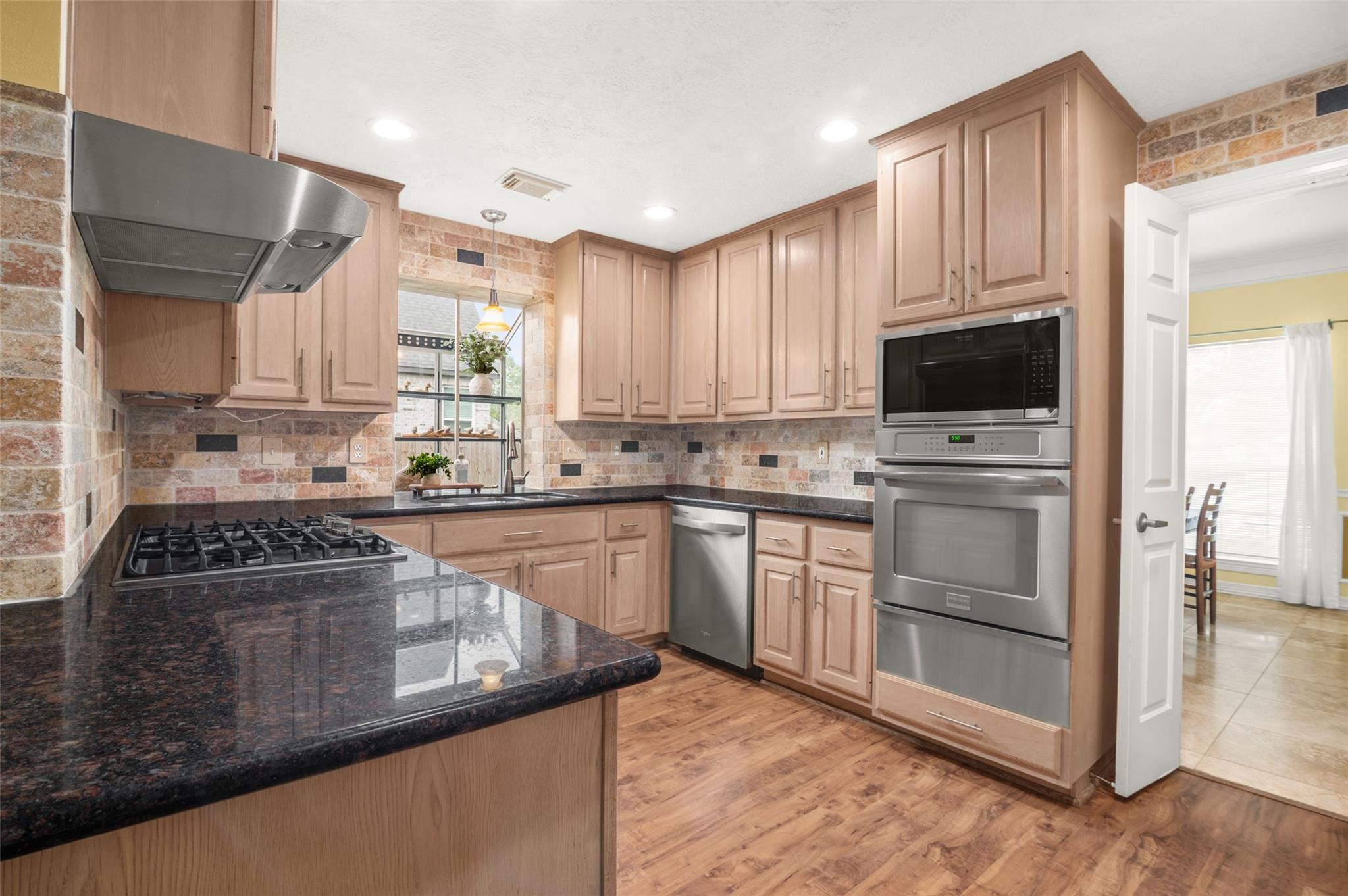 1735 Les Talley Dr, El Paso, TX 77586 photo