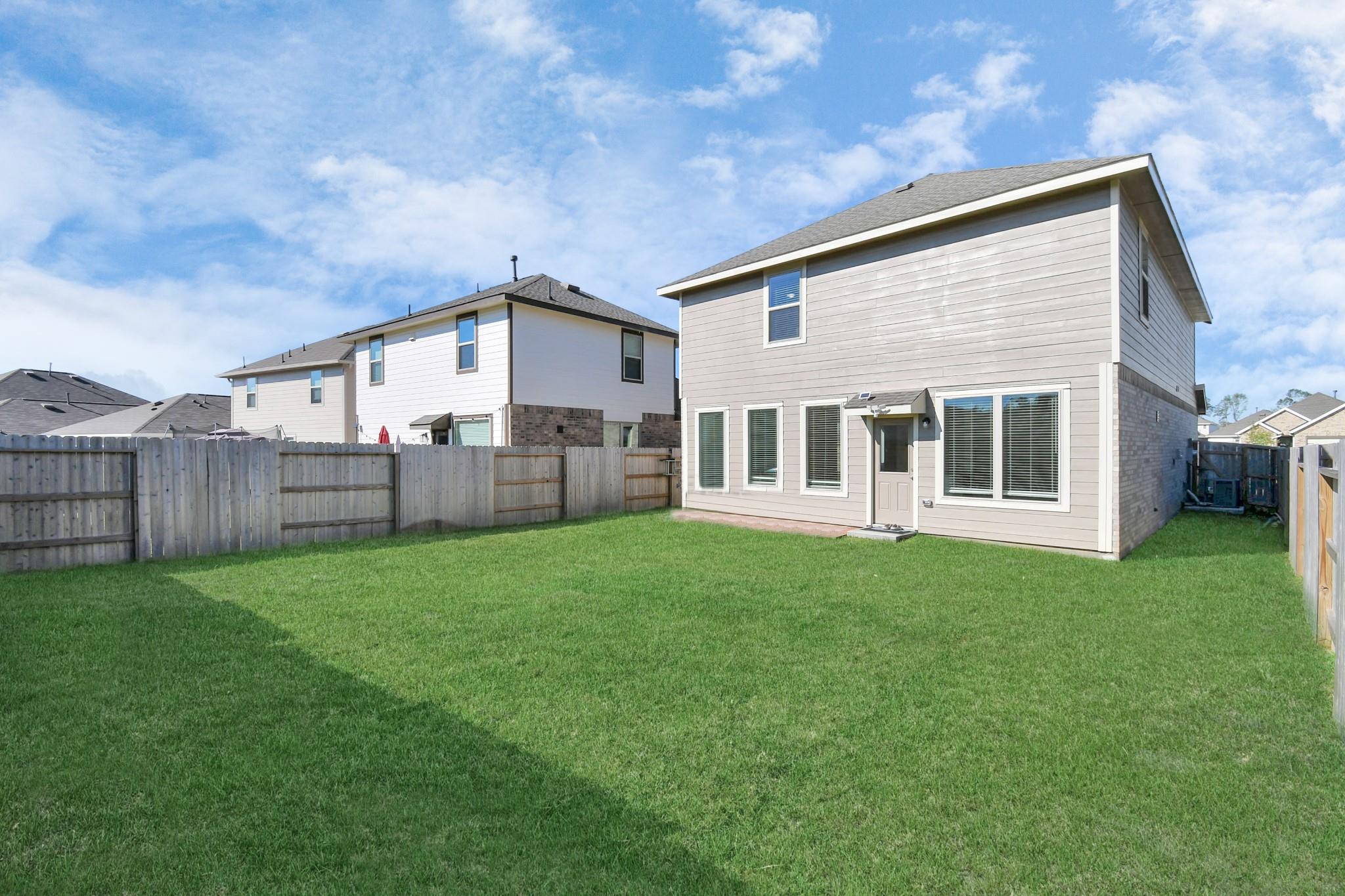 19463 Rosali Meadow Dr, New Caney, TX 77357 photo